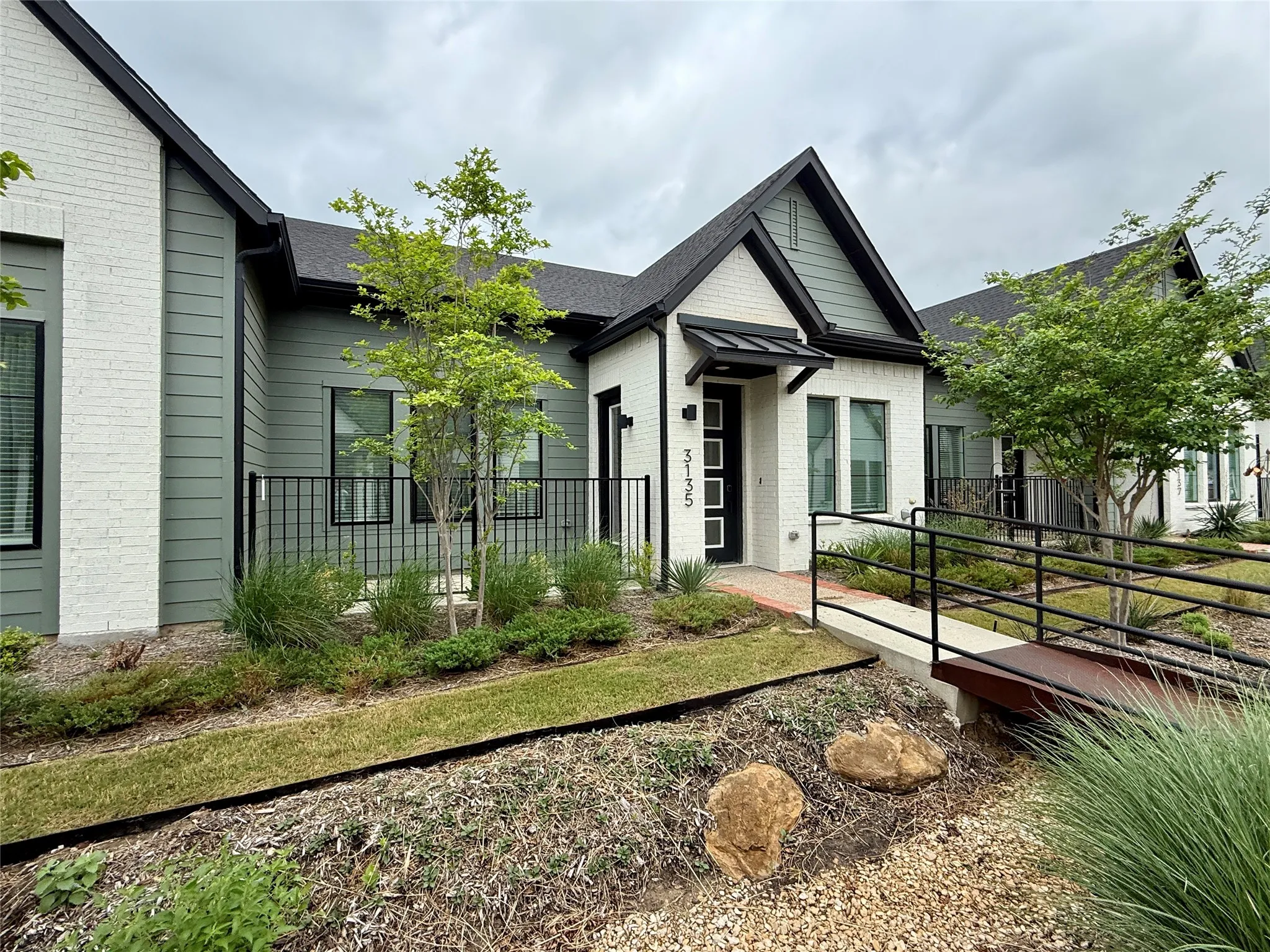 Townhouse For Rent in Tarrant County , 3125 Winter Rose Way RR # 55, Arlington, Texas 76005, 3 Bedroom, 3 Bathroom, 2 Garage spaces, 1,853 Sqft, built in 2023, mls#21285506, Real Estate Agent in Arlington, Homes For Rent in Tarrant county, Homes For Rent in Arlington, Realtor in Arlington Texas, Real Estate Brokerage Independent Realty Texas, Luminita Cordes Realtor