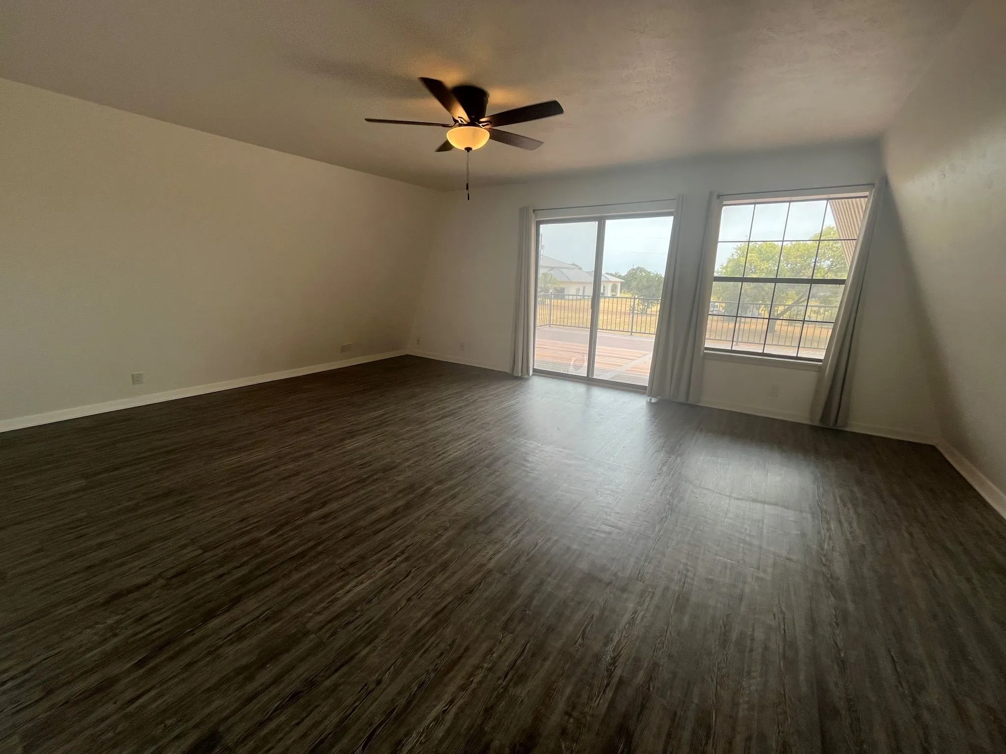 Single Family Residence For Sale in Denton County , 221 Timberview Court, Argyle, Texas 76226, 2 Bedroom, 2 Bathroom, 2 Garage spaces, 2,024 Sqft, built in 1984, mls#21260328, Real Estate Agent in Argyle, Homes For Sale in Denton county, Homes For Sale in Argyle, Realtor in Argyle Texas, Real Estate Brokerage Independent Realty Texas, Luminita Cordes Realtor