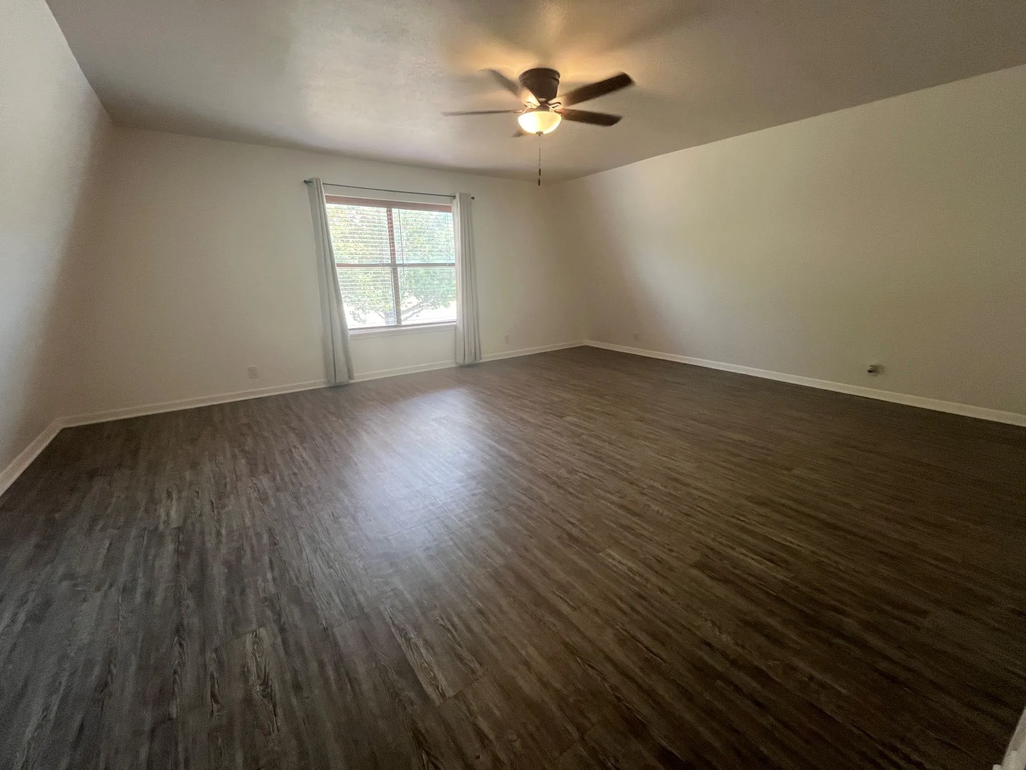 Single Family Residence For Sale in Denton County , 221 Timberview Court, Argyle, Texas 76226, 2 Bedroom, 2 Bathroom, 2 Garage spaces, 2,024 Sqft, built in 1984, mls#21260328, Real Estate Agent in Argyle, Homes For Sale in Denton county, Homes For Sale in Argyle, Realtor in Argyle Texas, Real Estate Brokerage Independent Realty Texas, Luminita Cordes Realtor