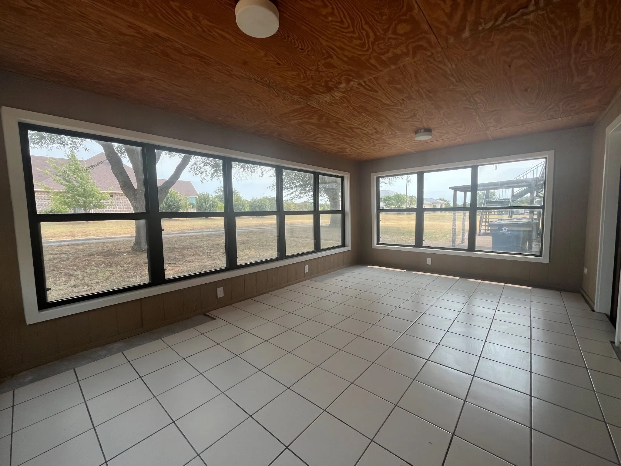 Single Family Residence For Sale in Denton County , 221 Timberview Court, Argyle, Texas 76226, 2 Bedroom, 2 Bathroom, 2 Garage spaces, 2,024 Sqft, built in 1984, mls#21260328, Real Estate Agent in Argyle, Homes For Sale in Denton county, Homes For Sale in Argyle, Realtor in Argyle Texas, Real Estate Brokerage Independent Realty Texas, Luminita Cordes Realtor