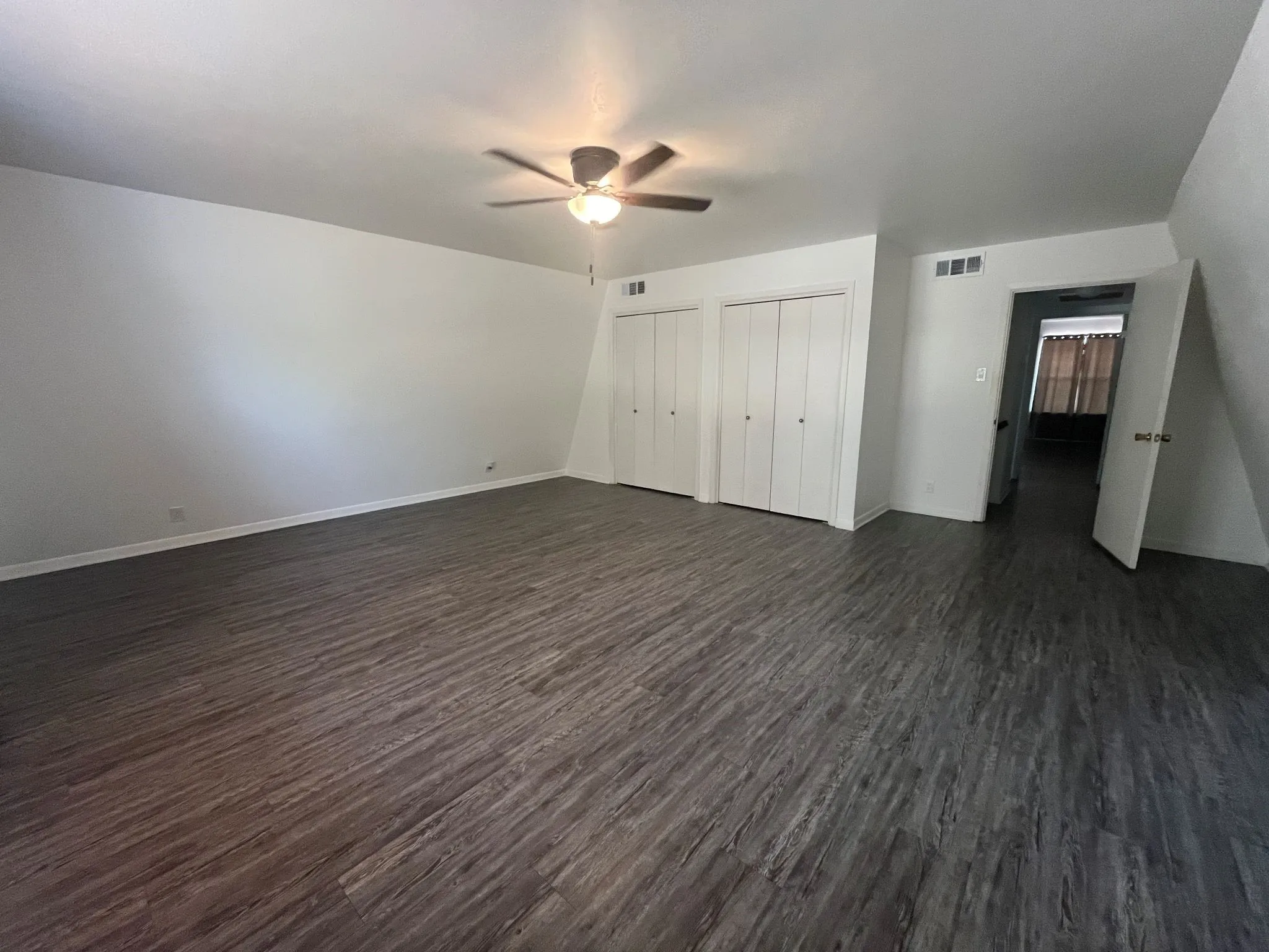 Single Family Residence For Sale in Denton County , 221 Timberview Court, Argyle, Texas 76226, 2 Bedroom, 2 Bathroom, 2 Garage spaces, 2,024 Sqft, built in 1984, mls#21260328, Real Estate Agent in Argyle, Homes For Sale in Denton county, Homes For Sale in Argyle, Realtor in Argyle Texas, Real Estate Brokerage Independent Realty Texas, Luminita Cordes Realtor
