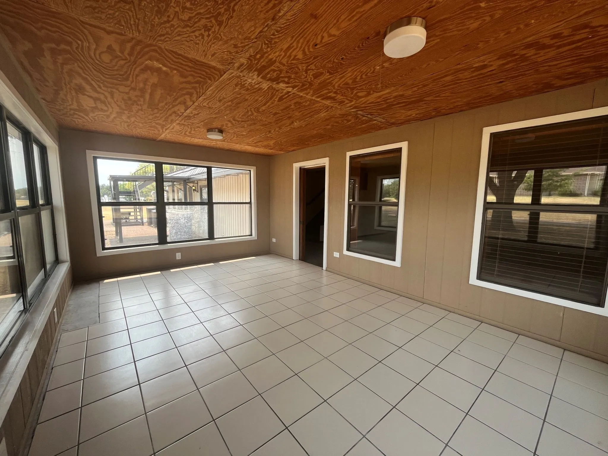 Single Family Residence For Sale in Denton County , 221 Timberview Court, Argyle, Texas 76226, 2 Bedroom, 2 Bathroom, 2 Garage spaces, 2,024 Sqft, built in 1984, mls#21260328, Real Estate Agent in Argyle, Homes For Sale in Denton county, Homes For Sale in Argyle, Realtor in Argyle Texas, Real Estate Brokerage Independent Realty Texas, Luminita Cordes Realtor