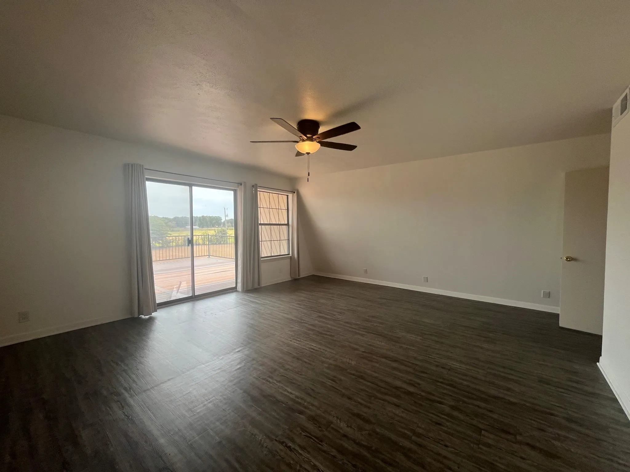 Single Family Residence For Sale in Denton County , 221 Timberview Court, Argyle, Texas 76226, 2 Bedroom, 2 Bathroom, 2 Garage spaces, 2,024 Sqft, built in 1984, mls#21260328, Real Estate Agent in Argyle, Homes For Sale in Denton county, Homes For Sale in Argyle, Realtor in Argyle Texas, Real Estate Brokerage Independent Realty Texas, Luminita Cordes Realtor