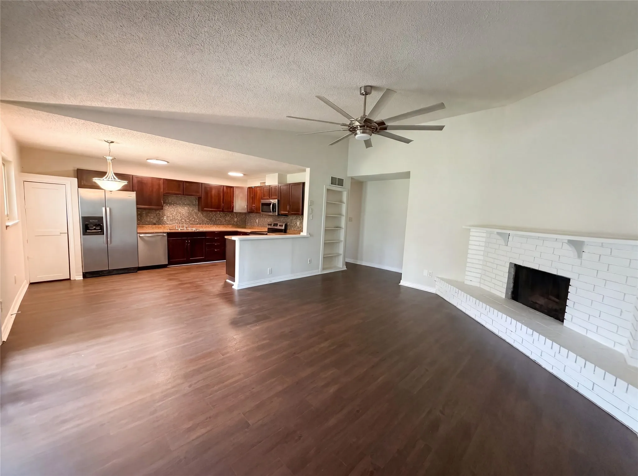 Single Family Residence For Sale in Dallas County , 3920 Hunters Trail, Mesquite, Texas 75150, 4 Bedroom, 2 Bathroom, 2 Garage spaces, 1,477 Sqft, built in 1979, mls#21285422, Real Estate Agent in Mesquite, Homes For Sale in Dallas county, Homes For Sale in Mesquite, Realtor in Mesquite Texas, Real Estate Brokerage Independent Realty Texas, Luminita Cordes Realtor