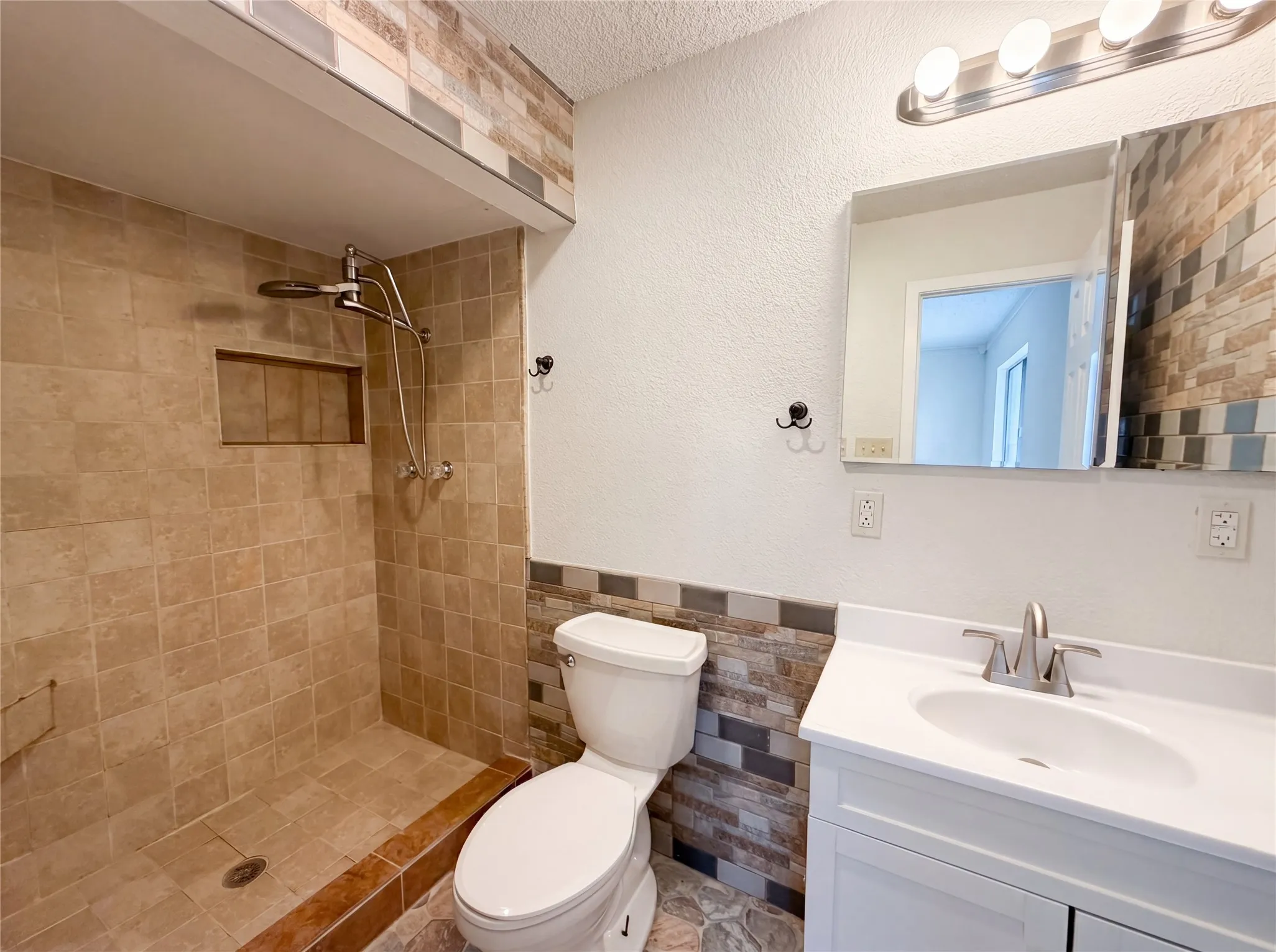 Single Family Residence For Sale in Dallas County , 3920 Hunters Trail, Mesquite, Texas 75150, 4 Bedroom, 2 Bathroom, 2 Garage spaces, 1,477 Sqft, built in 1979, mls#21285422, Real Estate Agent in Mesquite, Homes For Sale in Dallas county, Homes For Sale in Mesquite, Realtor in Mesquite Texas, Real Estate Brokerage Independent Realty Texas, Luminita Cordes Realtor