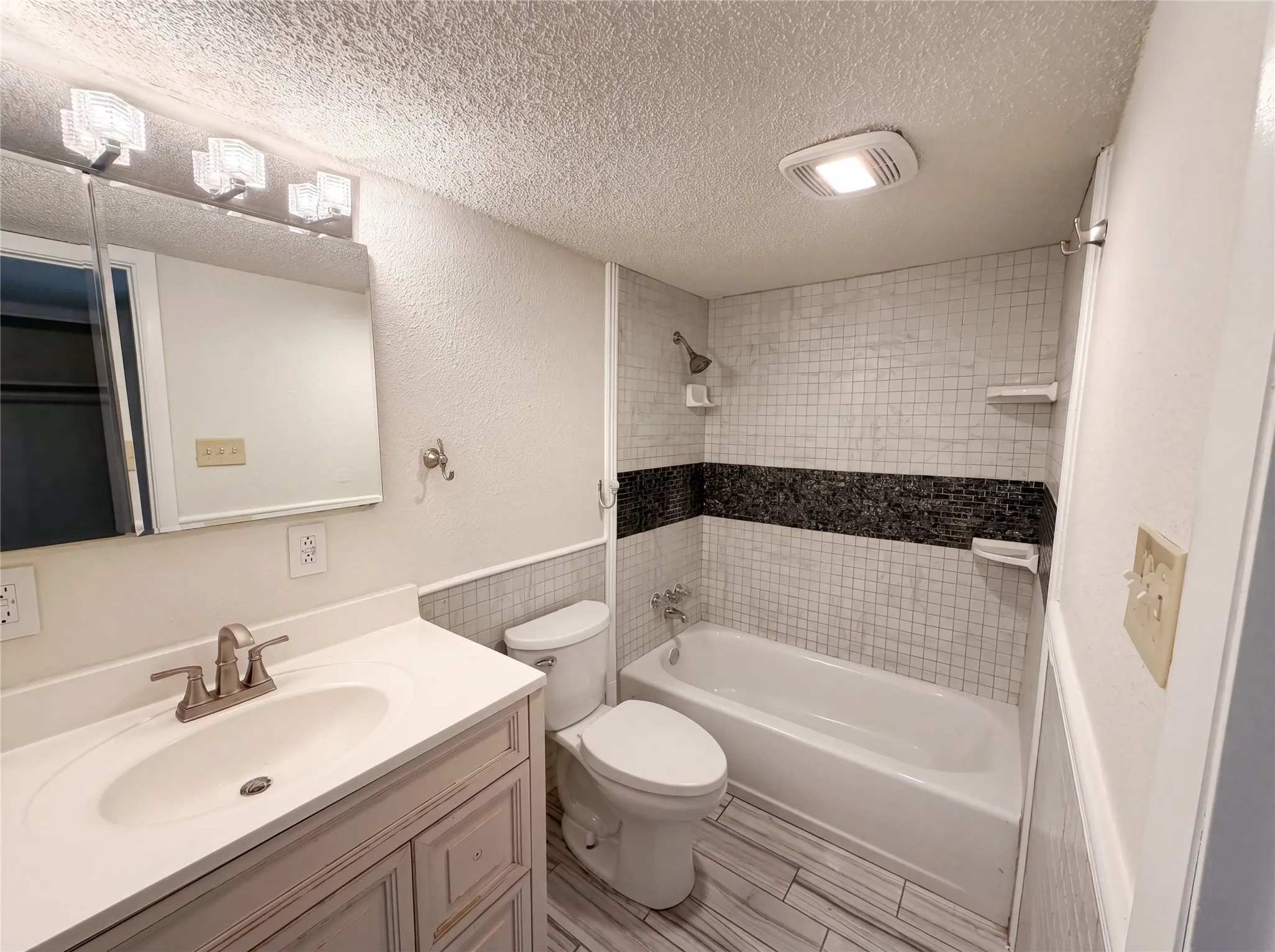Single Family Residence For Sale in Dallas County , 3920 Hunters Trail, Mesquite, Texas 75150, 4 Bedroom, 2 Bathroom, 2 Garage spaces, 1,477 Sqft, built in 1979, mls#21285422, Real Estate Agent in Mesquite, Homes For Sale in Dallas county, Homes For Sale in Mesquite, Realtor in Mesquite Texas, Real Estate Brokerage Independent Realty Texas, Luminita Cordes Realtor