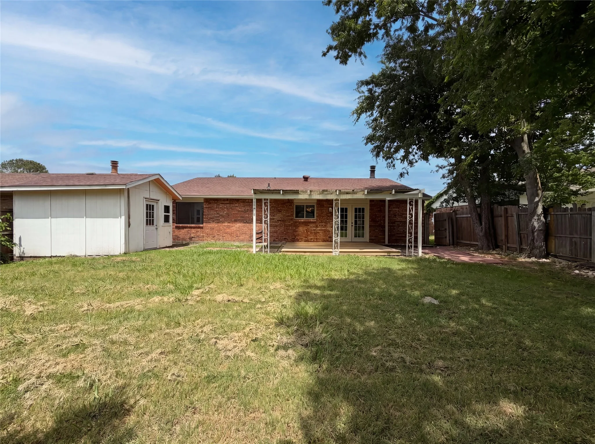 Single Family Residence For Sale in Dallas County , 3920 Hunters Trail, Mesquite, Texas 75150, 4 Bedroom, 2 Bathroom, 2 Garage spaces, 1,477 Sqft, built in 1979, mls#21285422, Real Estate Agent in Mesquite, Homes For Sale in Dallas county, Homes For Sale in Mesquite, Realtor in Mesquite Texas, Real Estate Brokerage Independent Realty Texas, Luminita Cordes Realtor