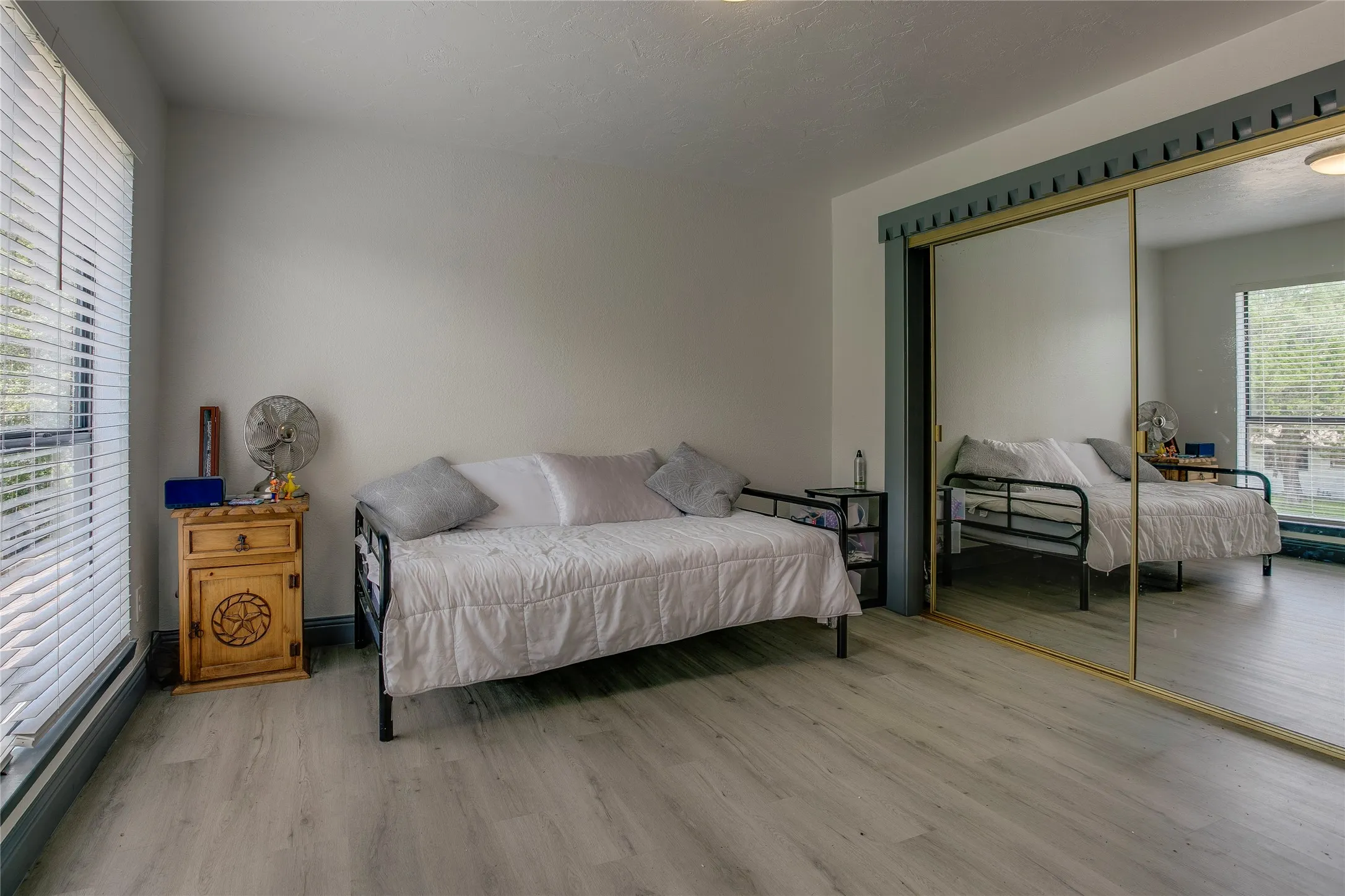 Single Family Residence For Sale in Dallas County , 628 S Walker Street, Mesquite, Texas 75149, 3 Bedroom, 2 Bathroom, 2 Garage spaces, 1,996 Sqft, built in 1984, mls#21279445, Real Estate Agent in Mesquite, Homes For Sale in Dallas county, Homes For Sale in Mesquite, Realtor in Mesquite Texas, Real Estate Brokerage Independent Realty Texas, Luminita Cordes Realtor