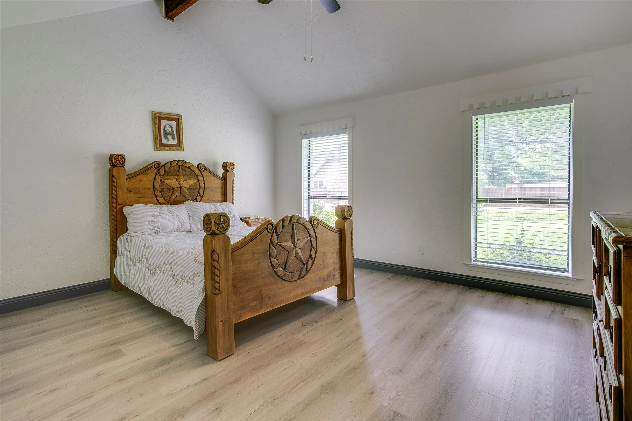 Single Family Residence For Sale in Dallas County , 628 S Walker Street, Mesquite, Texas 75149, 3 Bedroom, 2 Bathroom, 2 Garage spaces, 1,996 Sqft, built in 1984, mls#21279445, Real Estate Agent in Mesquite, Homes For Sale in Dallas county, Homes For Sale in Mesquite, Realtor in Mesquite Texas, Real Estate Brokerage Independent Realty Texas, Luminita Cordes Realtor