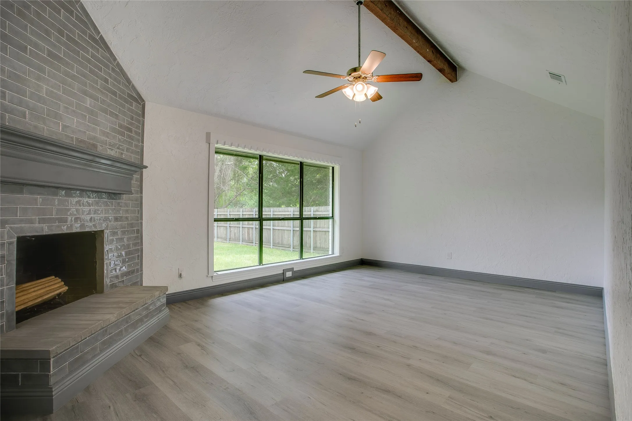Single Family Residence For Sale in Dallas County , 628 S Walker Street, Mesquite, Texas 75149, 3 Bedroom, 2 Bathroom, 2 Garage spaces, 1,996 Sqft, built in 1984, mls#21279445, Real Estate Agent in Mesquite, Homes For Sale in Dallas county, Homes For Sale in Mesquite, Realtor in Mesquite Texas, Real Estate Brokerage Independent Realty Texas, Luminita Cordes Realtor