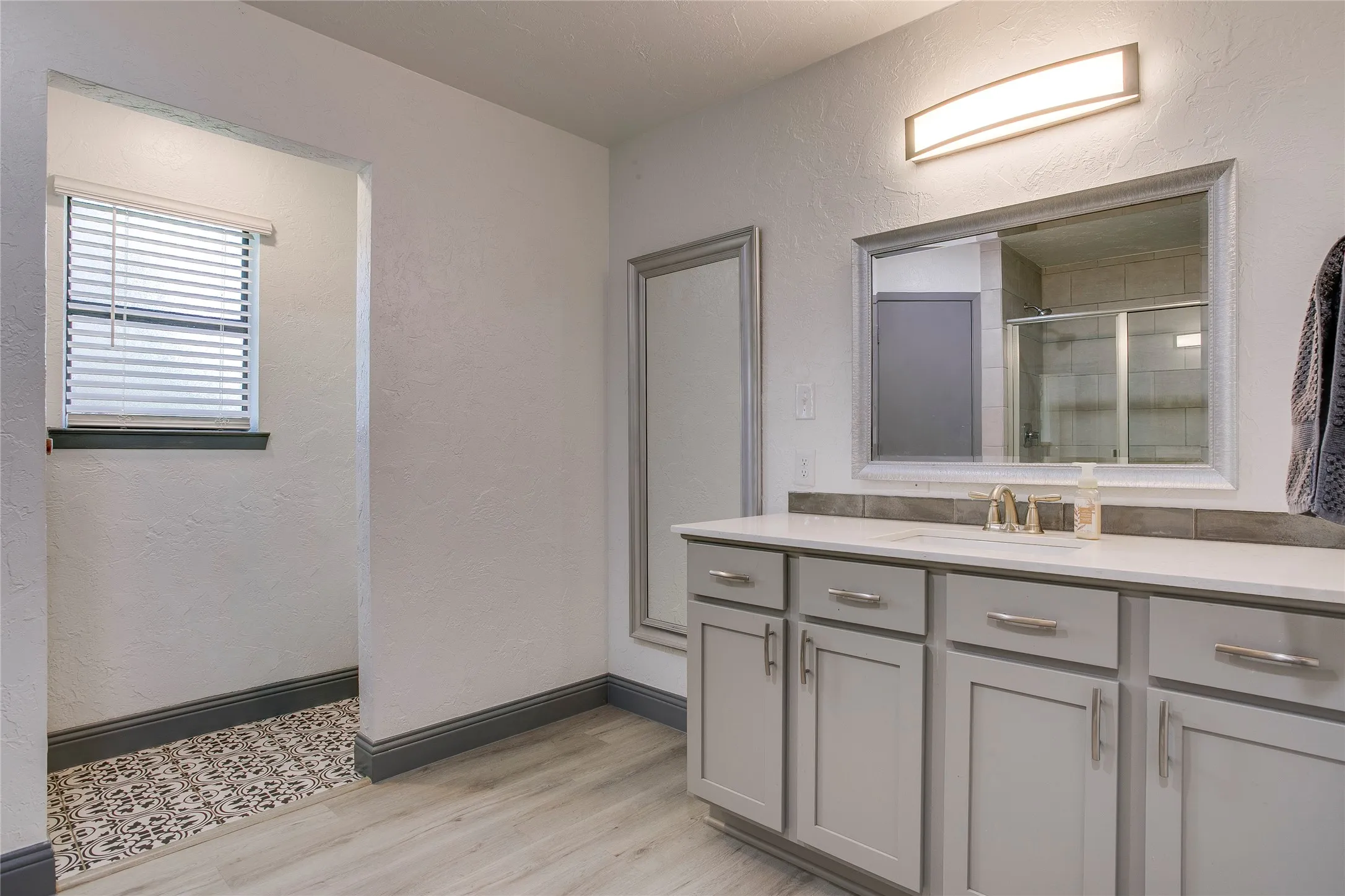 Single Family Residence For Sale in Dallas County , 628 S Walker Street, Mesquite, Texas 75149, 3 Bedroom, 2 Bathroom, 2 Garage spaces, 1,996 Sqft, built in 1984, mls#21279445, Real Estate Agent in Mesquite, Homes For Sale in Dallas county, Homes For Sale in Mesquite, Realtor in Mesquite Texas, Real Estate Brokerage Independent Realty Texas, Luminita Cordes Realtor