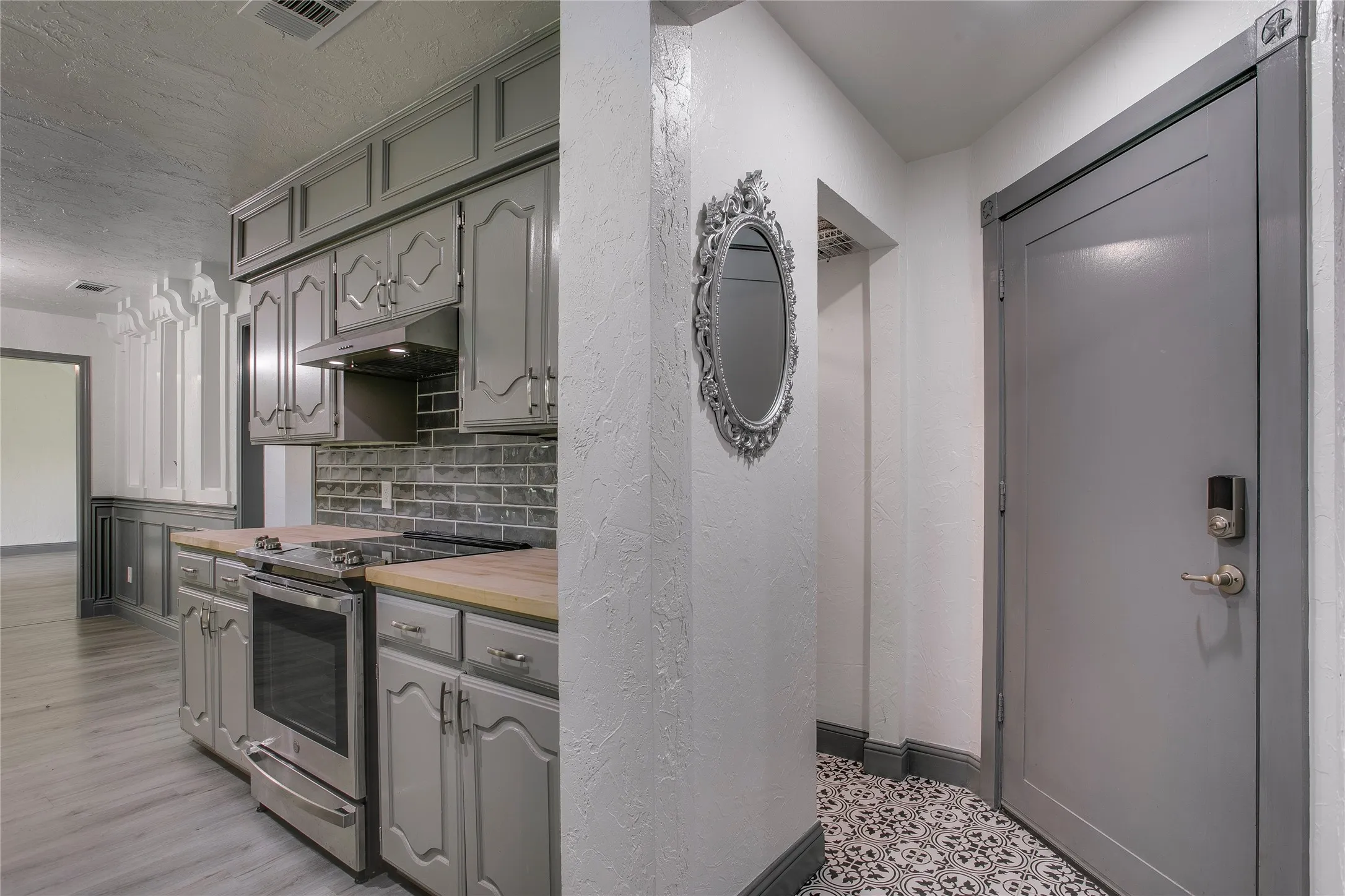 Single Family Residence For Sale in Dallas County , 628 S Walker Street, Mesquite, Texas 75149, 3 Bedroom, 2 Bathroom, 2 Garage spaces, 1,996 Sqft, built in 1984, mls#21279445, Real Estate Agent in Mesquite, Homes For Sale in Dallas county, Homes For Sale in Mesquite, Realtor in Mesquite Texas, Real Estate Brokerage Independent Realty Texas, Luminita Cordes Realtor