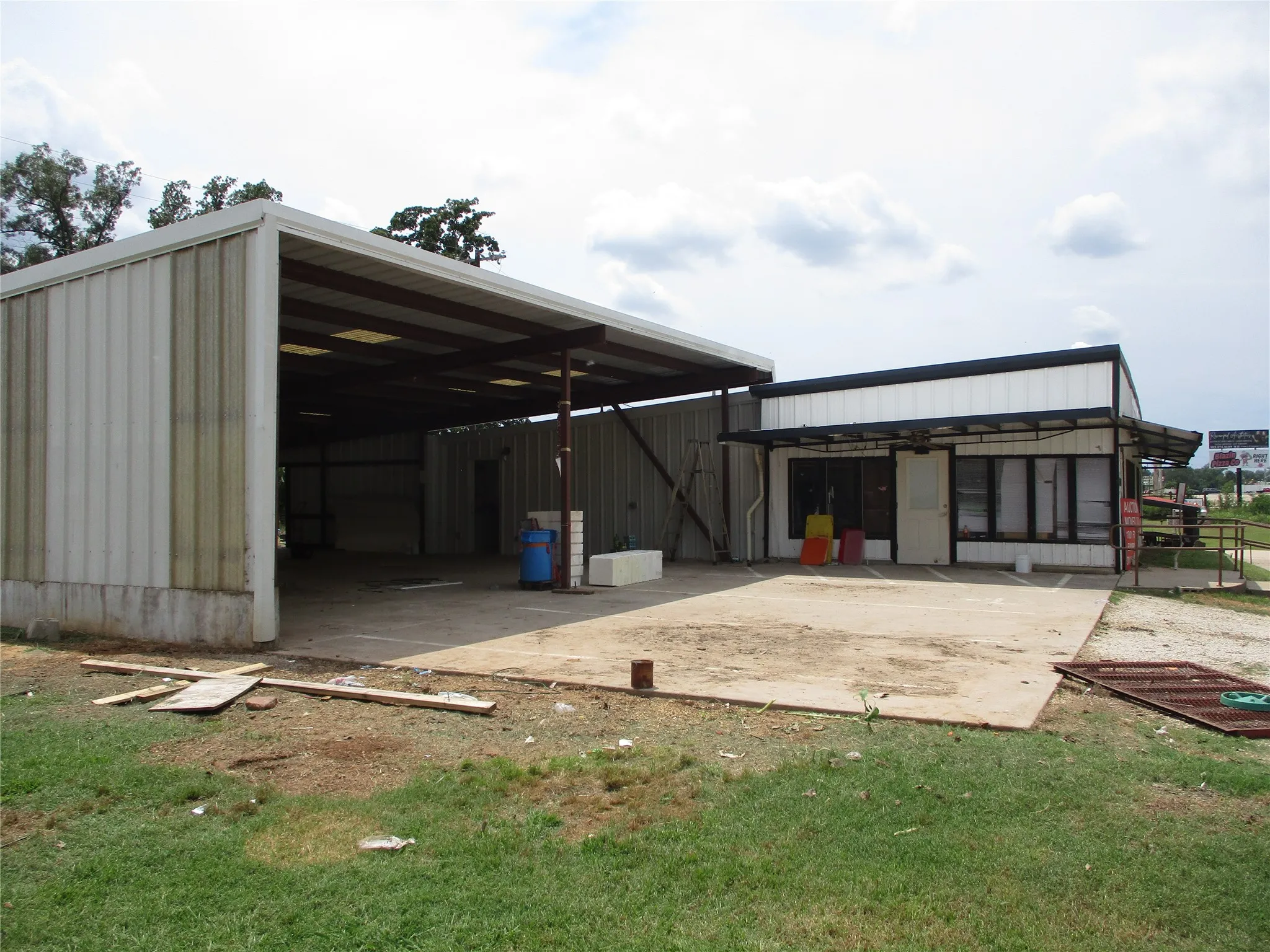 Retail For Sale in Rains County , 400 E. Lennon, Emory, Texas 75440, 0, 0, Garage spaces, 0 Sqft, built in 1985, mls#21285557, Real Estate Agent in Emory, Homes For Sale in Rains county, Homes For Sale in Emory, Realtor in Emory Texas, Real Estate Brokerage Independent Realty Texas, Luminita Cordes Realtor