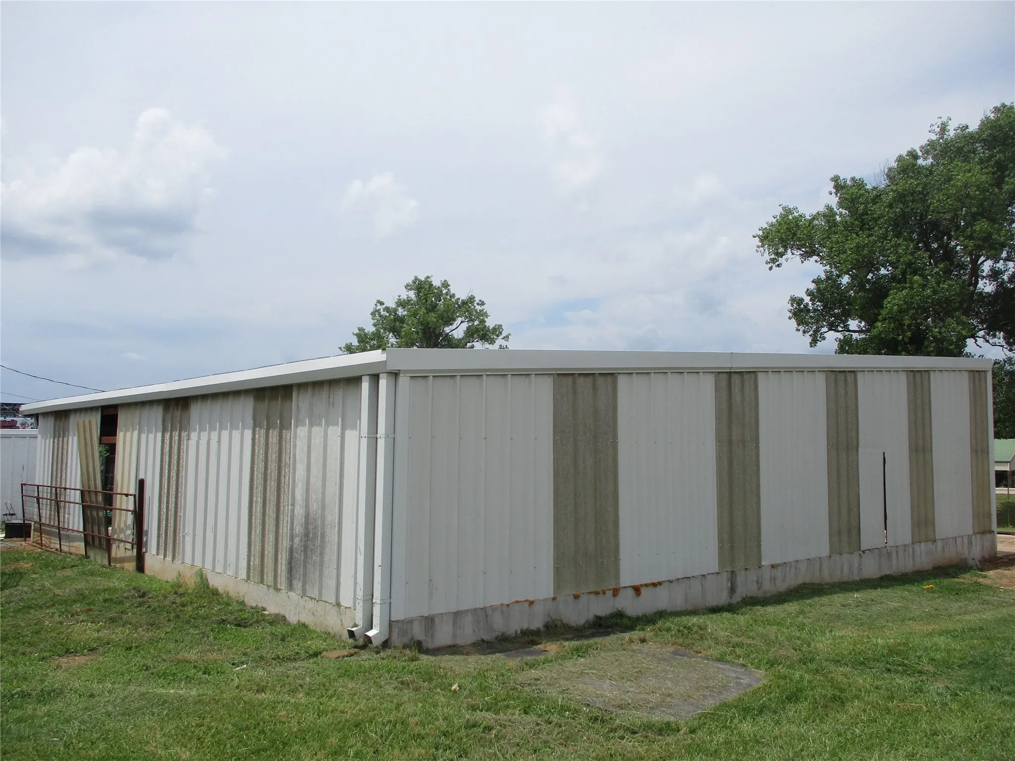 Retail For Sale in Rains County , 400 E. Lennon, Emory, Texas 75440, 0, 0, Garage spaces, 0 Sqft, built in 1985, mls#21285557, Real Estate Agent in Emory, Homes For Sale in Rains county, Homes For Sale in Emory, Realtor in Emory Texas, Real Estate Brokerage Independent Realty Texas, Luminita Cordes Realtor