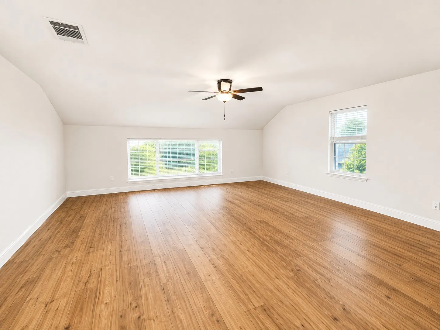 Single Family Residence For Sale in Collin County , 2019 Water Fall Way, Wylie, Texas 75098, 6 Bedroom, 4 Bathroom, 2 Garage spaces, 3,975 Sqft, built in 2007, mls#21285434, Real Estate Agent in Wylie, Homes For Sale in Collin county, Homes For Sale in Wylie, Realtor in Wylie Texas, Real Estate Brokerage Independent Realty Texas, Luminita Cordes Realtor