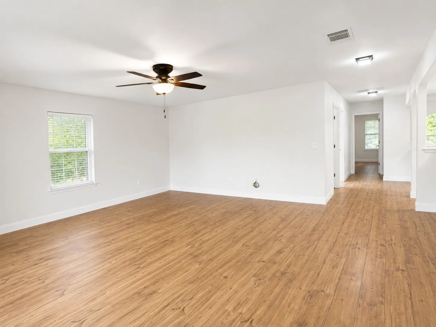 Single Family Residence For Sale in Collin County , 2019 Water Fall Way, Wylie, Texas 75098, 6 Bedroom, 4 Bathroom, 2 Garage spaces, 3,975 Sqft, built in 2007, mls#21285434, Real Estate Agent in Wylie, Homes For Sale in Collin county, Homes For Sale in Wylie, Realtor in Wylie Texas, Real Estate Brokerage Independent Realty Texas, Luminita Cordes Realtor