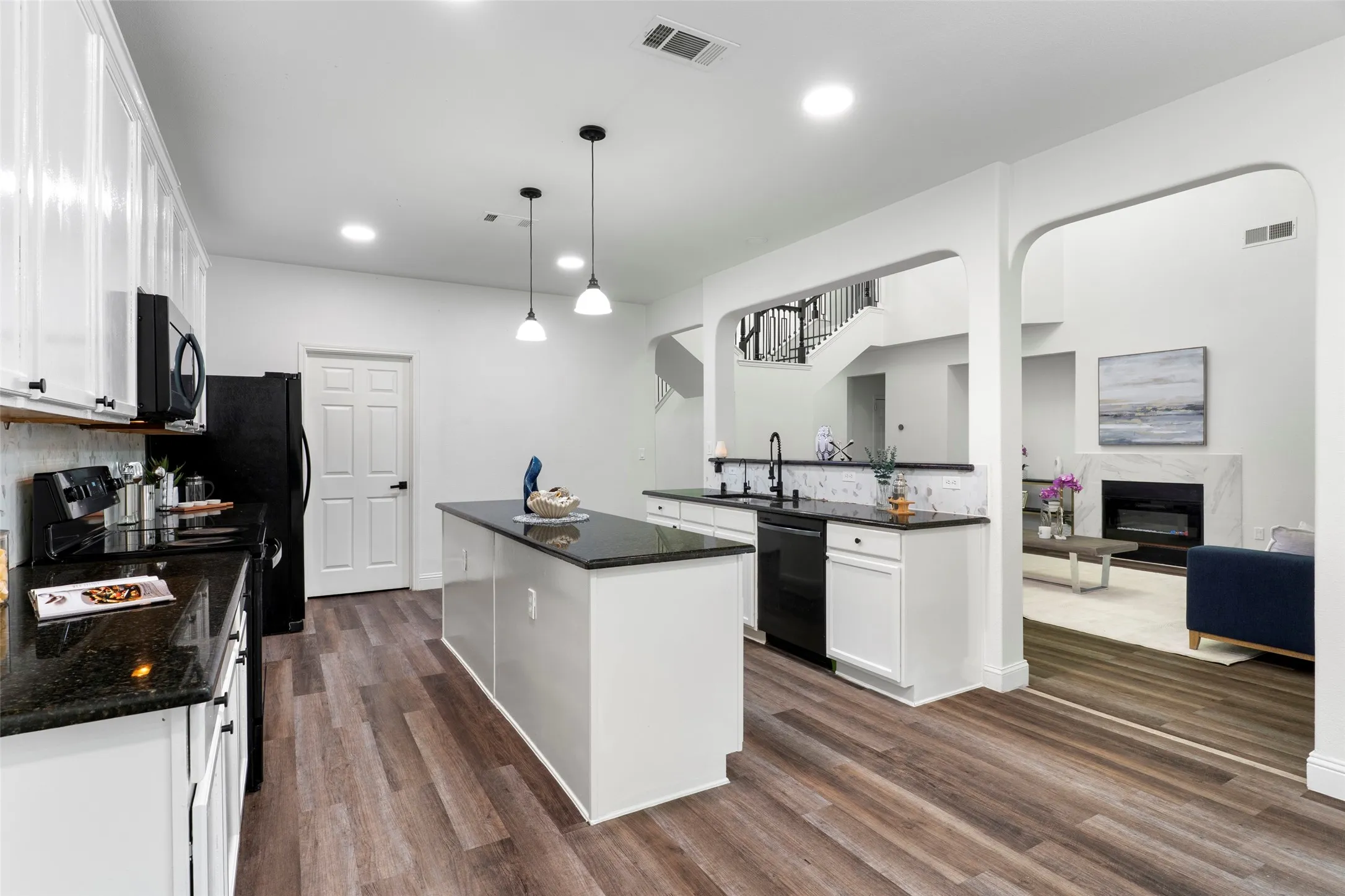 Single Family Residence For Sale in Collin County , 2019 Water Fall Way, Wylie, Texas 75098, 6 Bedroom, 4 Bathroom, 2 Garage spaces, 3,975 Sqft, built in 2007, mls#21285434, Real Estate Agent in Wylie, Homes For Sale in Collin county, Homes For Sale in Wylie, Realtor in Wylie Texas, Real Estate Brokerage Independent Realty Texas, Luminita Cordes Realtor
