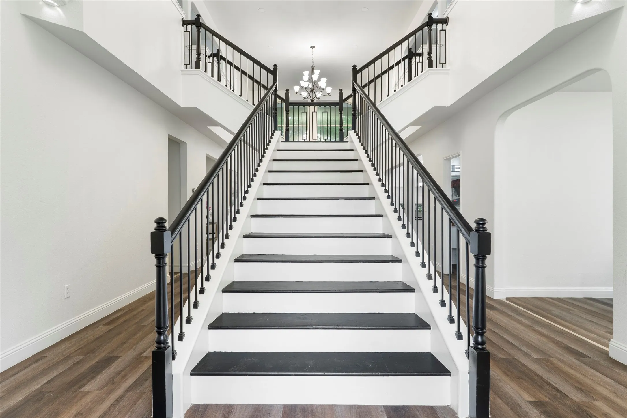 Single Family Residence For Sale in Collin County , 2019 Water Fall Way, Wylie, Texas 75098, 6 Bedroom, 4 Bathroom, 2 Garage spaces, 3,975 Sqft, built in 2007, mls#21285434, Real Estate Agent in Wylie, Homes For Sale in Collin county, Homes For Sale in Wylie, Realtor in Wylie Texas, Real Estate Brokerage Independent Realty Texas, Luminita Cordes Realtor