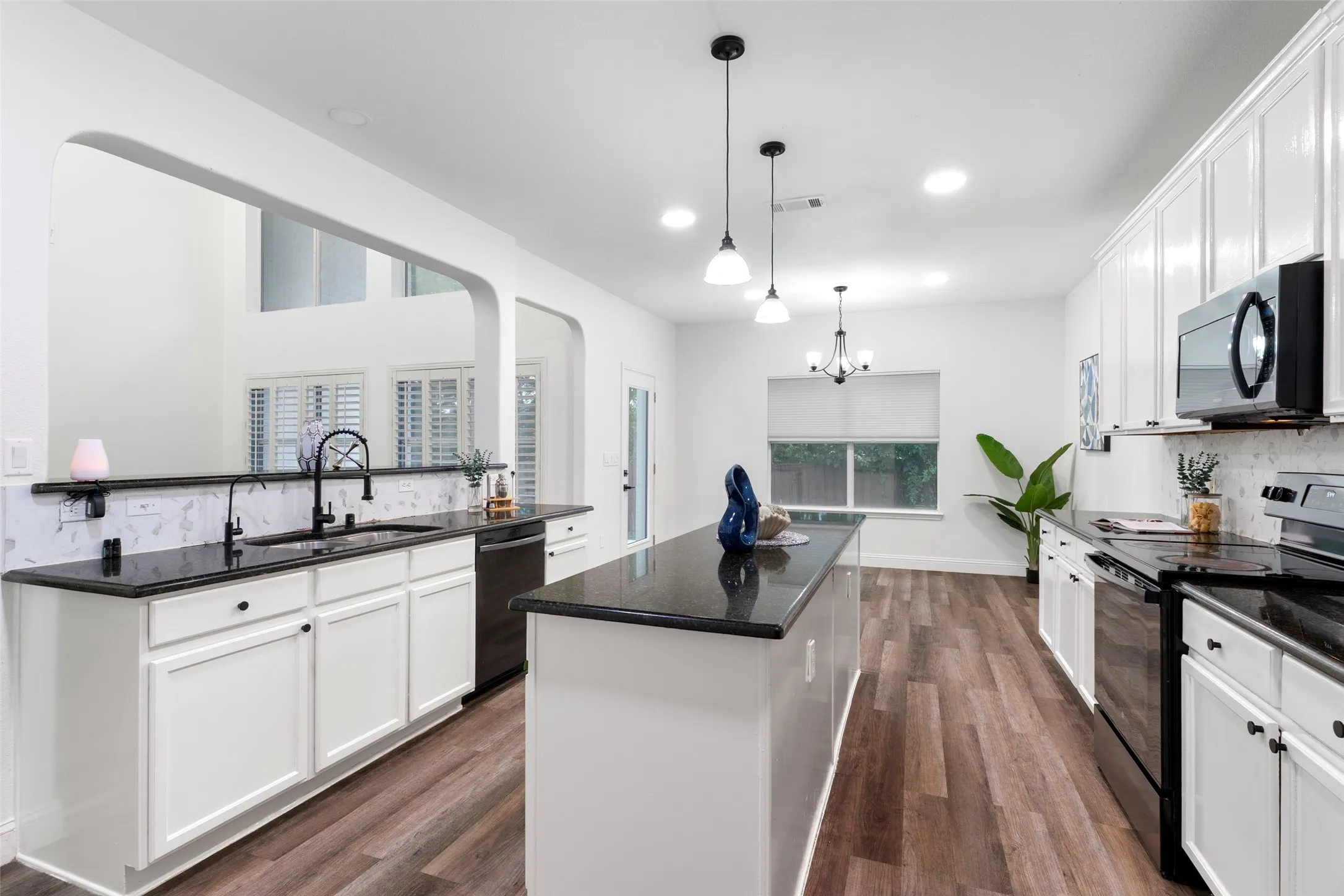 Single Family Residence For Sale in Collin County , 2019 Water Fall Way, Wylie, Texas 75098, 6 Bedroom, 4 Bathroom, 2 Garage spaces, 3,975 Sqft, built in 2007, mls#21285434, Real Estate Agent in Wylie, Homes For Sale in Collin county, Homes For Sale in Wylie, Realtor in Wylie Texas, Real Estate Brokerage Independent Realty Texas, Luminita Cordes Realtor