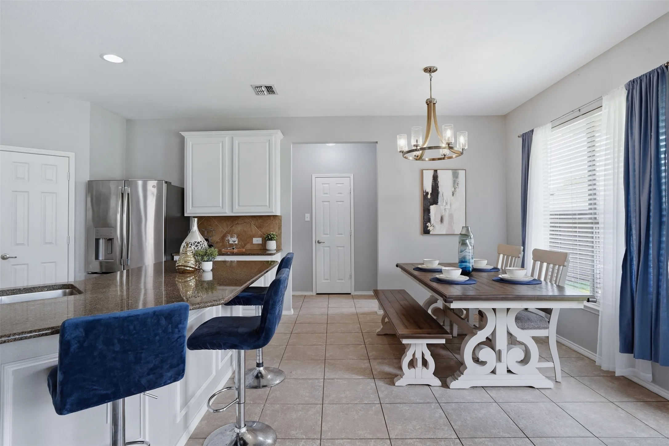Single Family Residence For Sale in Denton County , 908 Lake Hollow Drive, Little Elm, Texas 75068, 4 Bedroom, 3 Bathroom, 2 Garage spaces, 2,920 Sqft, built in 2007, mls#21285421, Real Estate Agent in Little Elm, Homes For Sale in Denton county, Homes For Sale in Little Elm, Realtor in Little Elm Texas, Real Estate Brokerage Independent Realty Texas, Luminita Cordes Realtor