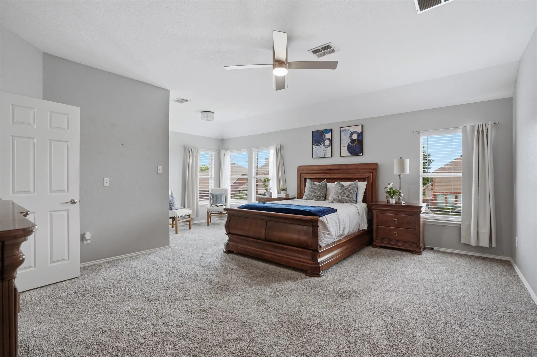 Single Family Residence For Sale in Denton County , 908 Lake Hollow Drive, Little Elm, Texas 75068, 4 Bedroom, 3 Bathroom, 2 Garage spaces, 2,920 Sqft, built in 2007, mls#21285421, Real Estate Agent in Little Elm, Homes For Sale in Denton county, Homes For Sale in Little Elm, Realtor in Little Elm Texas, Real Estate Brokerage Independent Realty Texas, Luminita Cordes Realtor