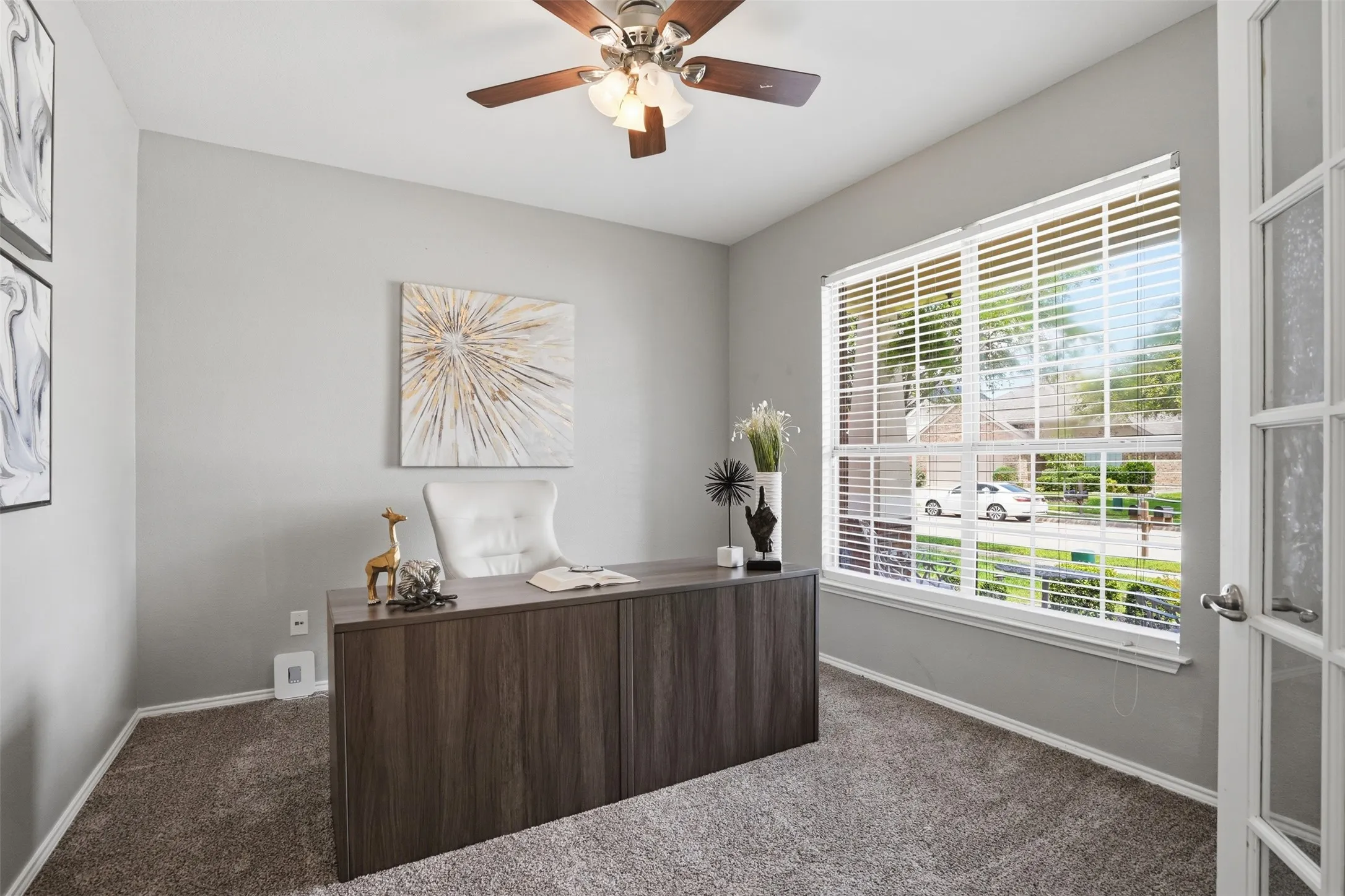 Single Family Residence For Sale in Denton County , 908 Lake Hollow Drive, Little Elm, Texas 75068, 4 Bedroom, 3 Bathroom, 2 Garage spaces, 2,920 Sqft, built in 2007, mls#21285421, Real Estate Agent in Little Elm, Homes For Sale in Denton county, Homes For Sale in Little Elm, Realtor in Little Elm Texas, Real Estate Brokerage Independent Realty Texas, Luminita Cordes Realtor