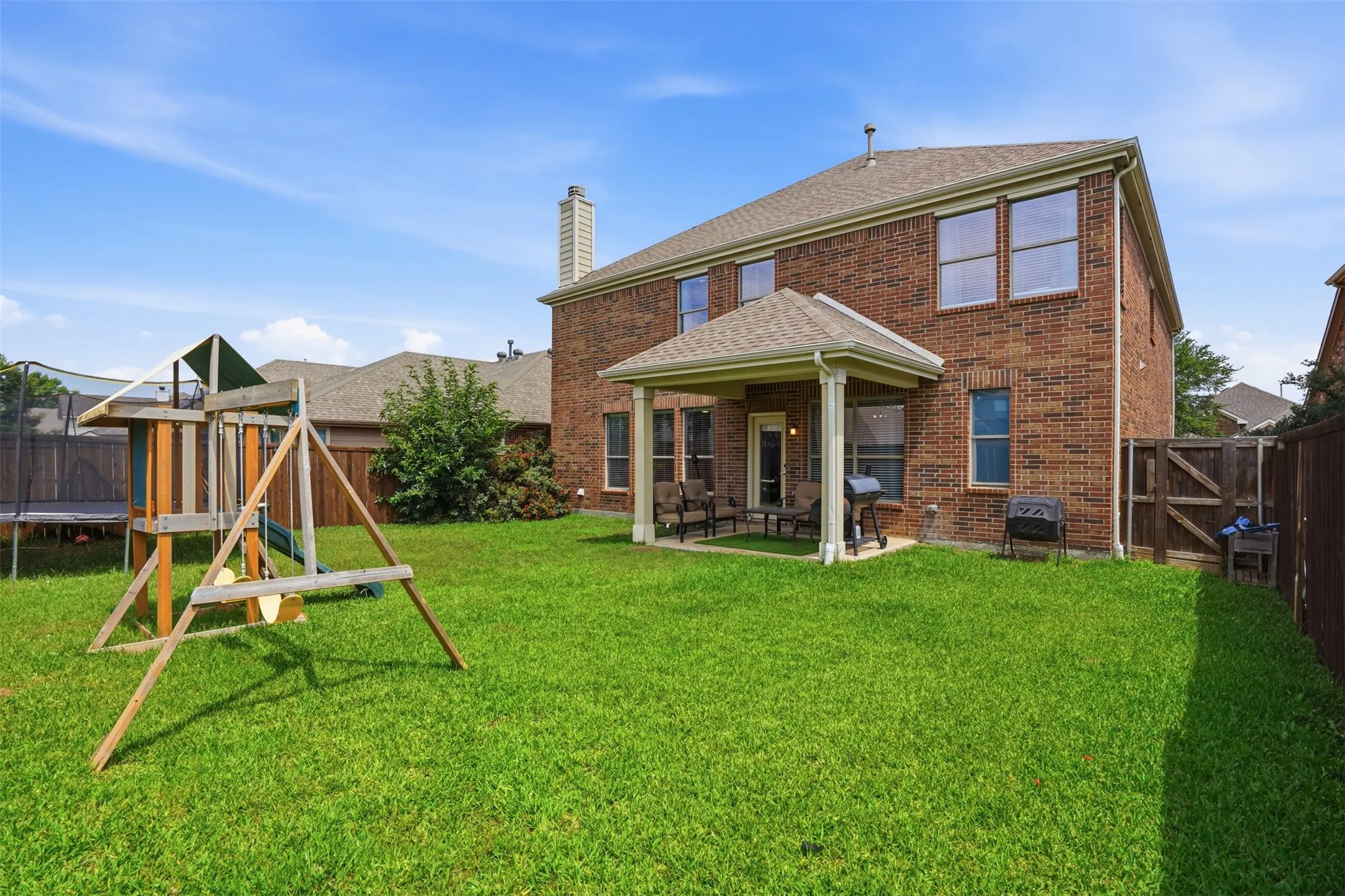 Single Family Residence For Sale in Denton County , 908 Lake Hollow Drive, Little Elm, Texas 75068, 4 Bedroom, 3 Bathroom, 2 Garage spaces, 2,920 Sqft, built in 2007, mls#21285421, Real Estate Agent in Little Elm, Homes For Sale in Denton county, Homes For Sale in Little Elm, Realtor in Little Elm Texas, Real Estate Brokerage Independent Realty Texas, Luminita Cordes Realtor