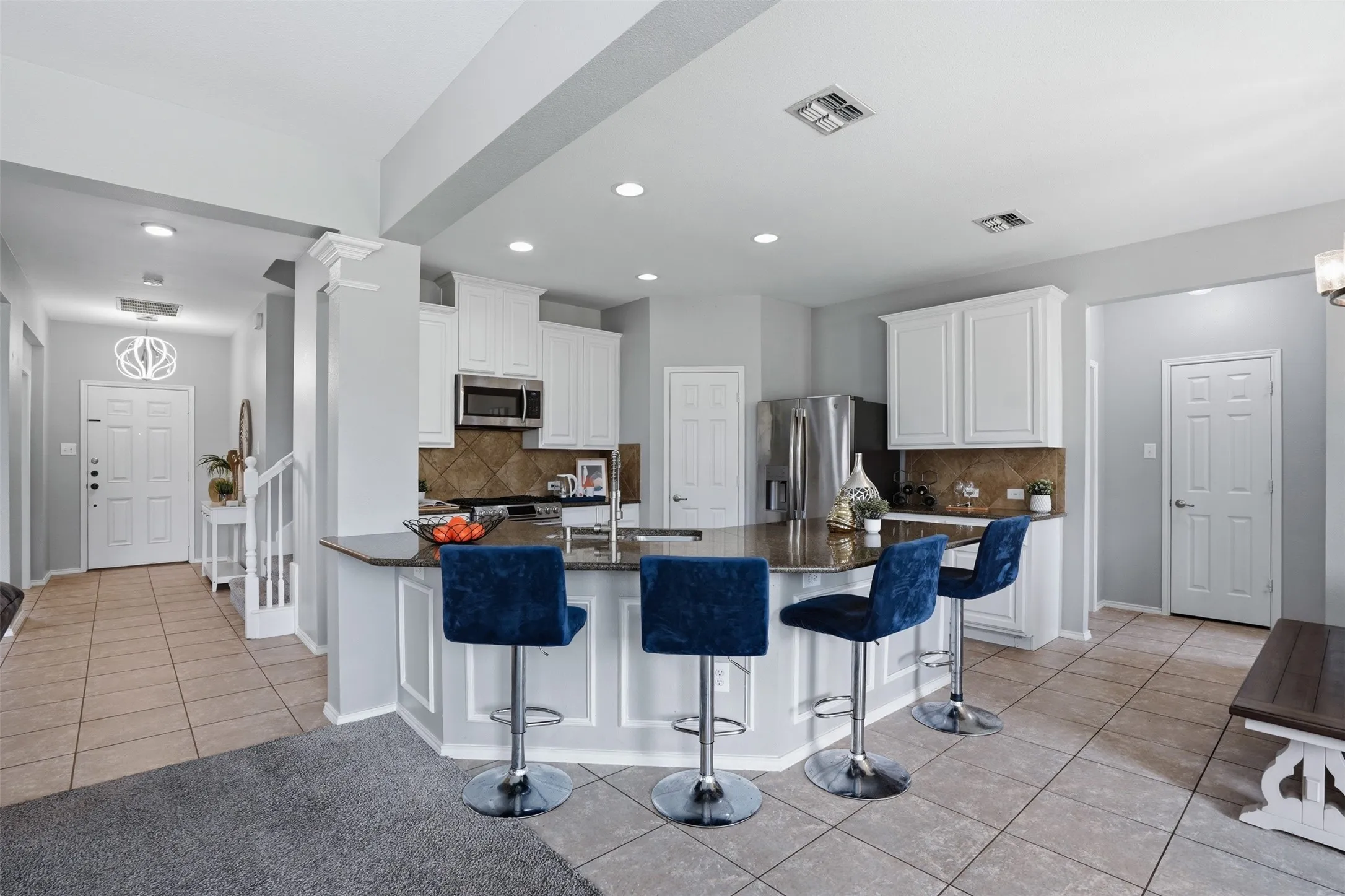 Single Family Residence For Sale in Denton County , 908 Lake Hollow Drive, Little Elm, Texas 75068, 4 Bedroom, 3 Bathroom, 2 Garage spaces, 2,920 Sqft, built in 2007, mls#21285421, Real Estate Agent in Little Elm, Homes For Sale in Denton county, Homes For Sale in Little Elm, Realtor in Little Elm Texas, Real Estate Brokerage Independent Realty Texas, Luminita Cordes Realtor