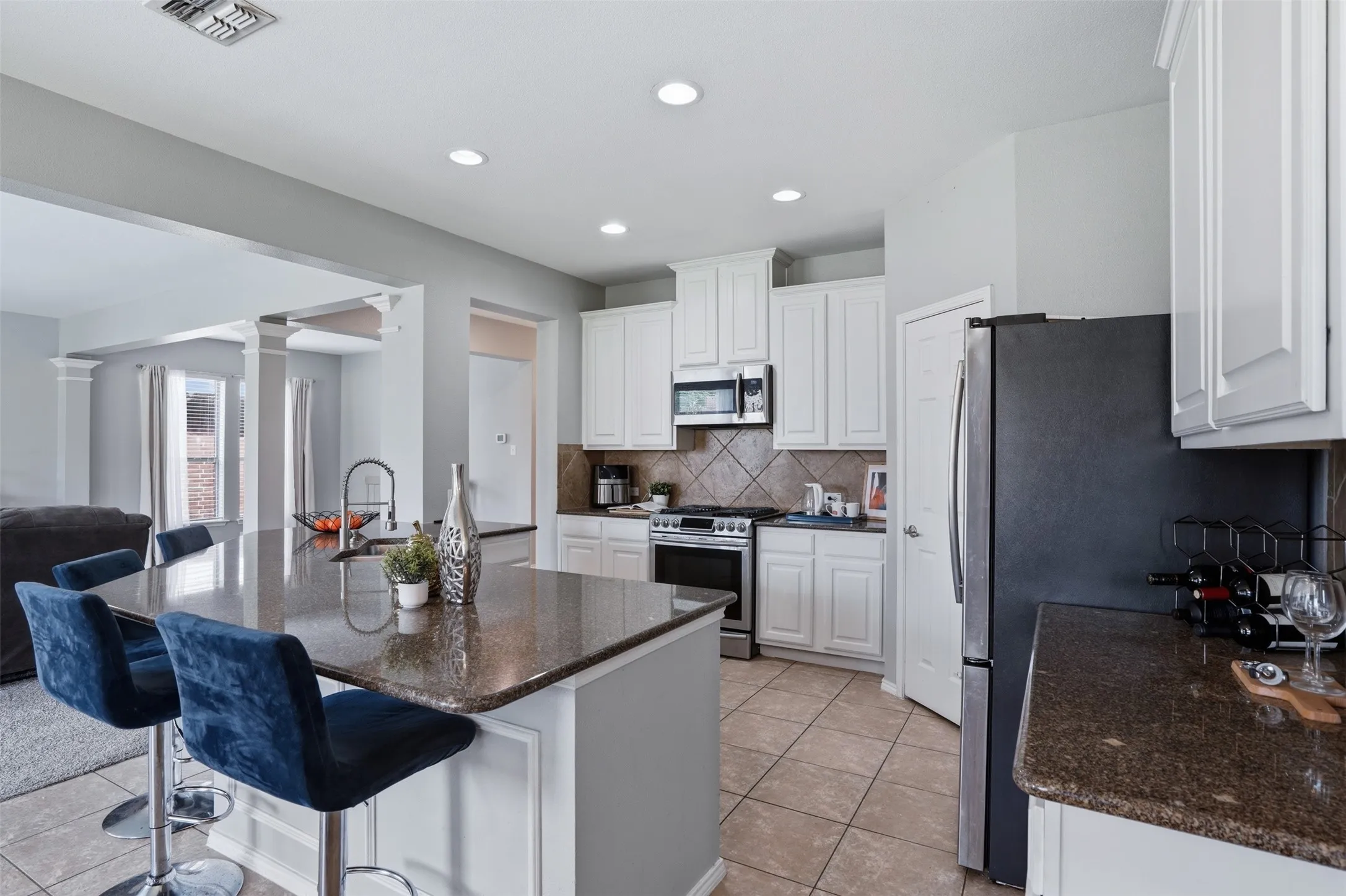 Single Family Residence For Sale in Denton County , 908 Lake Hollow Drive, Little Elm, Texas 75068, 4 Bedroom, 3 Bathroom, 2 Garage spaces, 2,920 Sqft, built in 2007, mls#21285421, Real Estate Agent in Little Elm, Homes For Sale in Denton county, Homes For Sale in Little Elm, Realtor in Little Elm Texas, Real Estate Brokerage Independent Realty Texas, Luminita Cordes Realtor