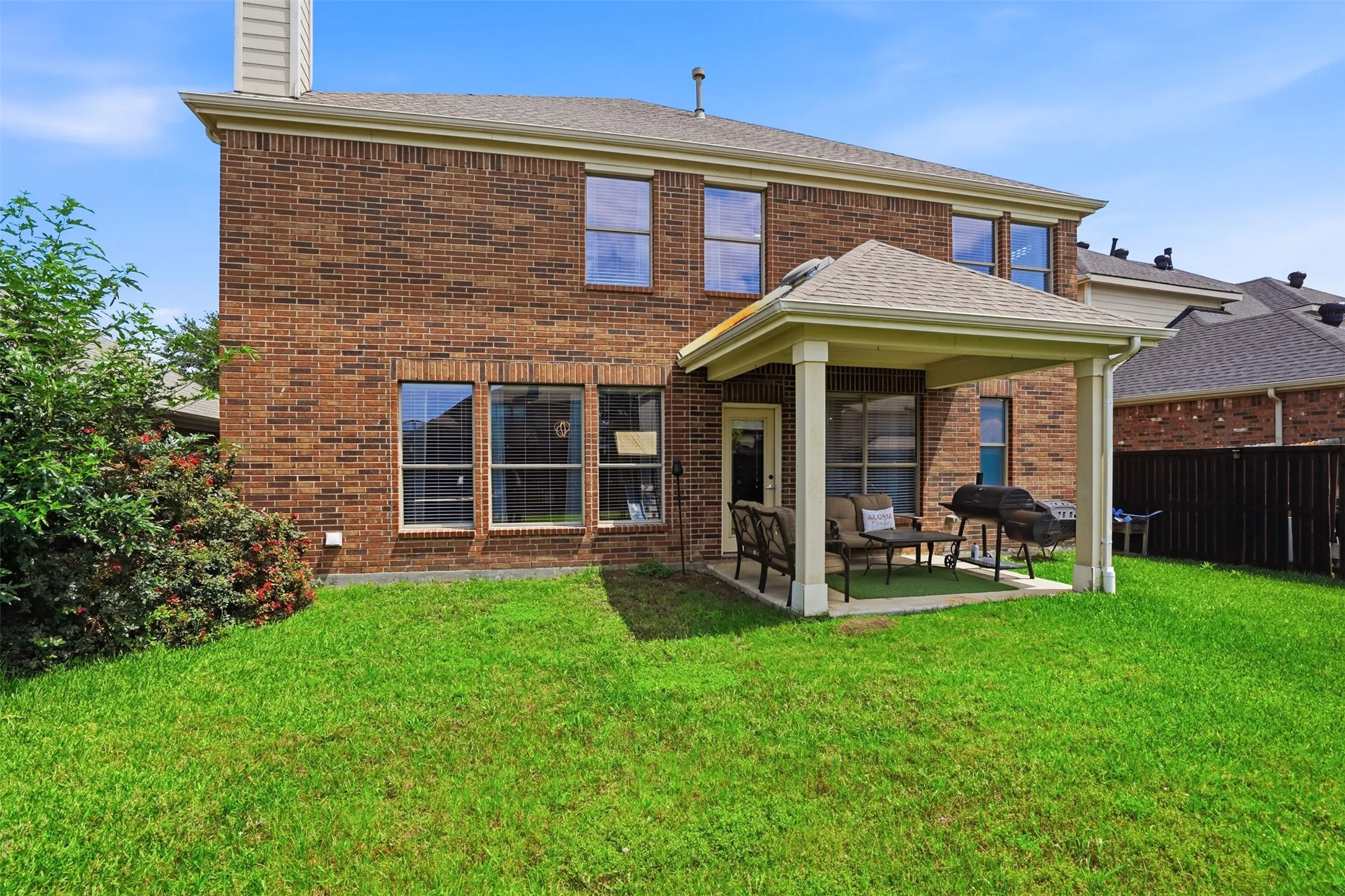 Single Family Residence For Sale in Denton County , 908 Lake Hollow Drive, Little Elm, Texas 75068, 4 Bedroom, 3 Bathroom, 2 Garage spaces, 2,920 Sqft, built in 2007, mls#21285421, Real Estate Agent in Little Elm, Homes For Sale in Denton county, Homes For Sale in Little Elm, Realtor in Little Elm Texas, Real Estate Brokerage Independent Realty Texas, Luminita Cordes Realtor