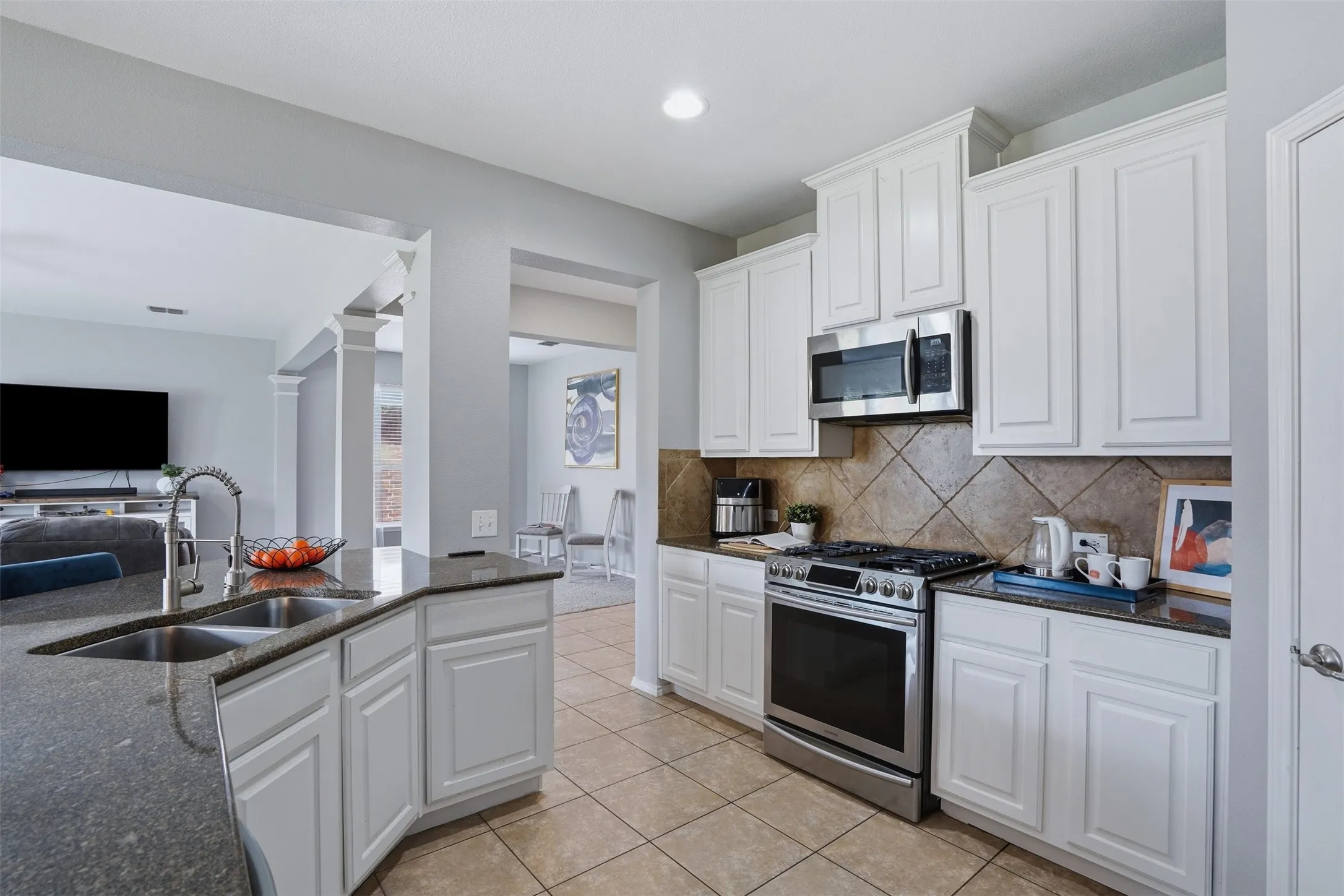 Single Family Residence For Sale in Denton County , 908 Lake Hollow Drive, Little Elm, Texas 75068, 4 Bedroom, 3 Bathroom, 2 Garage spaces, 2,920 Sqft, built in 2007, mls#21285421, Real Estate Agent in Little Elm, Homes For Sale in Denton county, Homes For Sale in Little Elm, Realtor in Little Elm Texas, Real Estate Brokerage Independent Realty Texas, Luminita Cordes Realtor