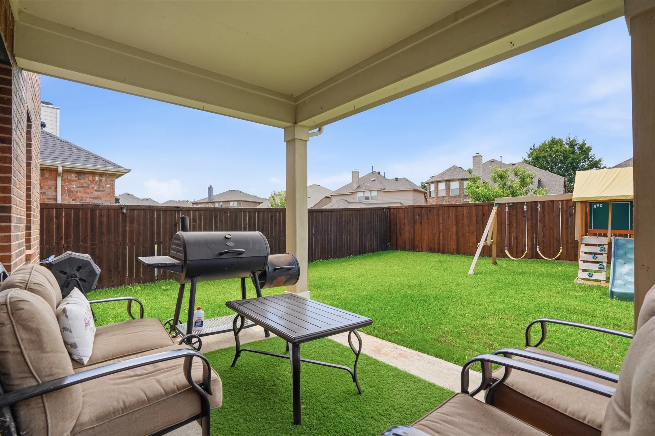 Single Family Residence For Sale in Denton County , 908 Lake Hollow Drive, Little Elm, Texas 75068, 4 Bedroom, 3 Bathroom, 2 Garage spaces, 2,920 Sqft, built in 2007, mls#21285421, Real Estate Agent in Little Elm, Homes For Sale in Denton county, Homes For Sale in Little Elm, Realtor in Little Elm Texas, Real Estate Brokerage Independent Realty Texas, Luminita Cordes Realtor