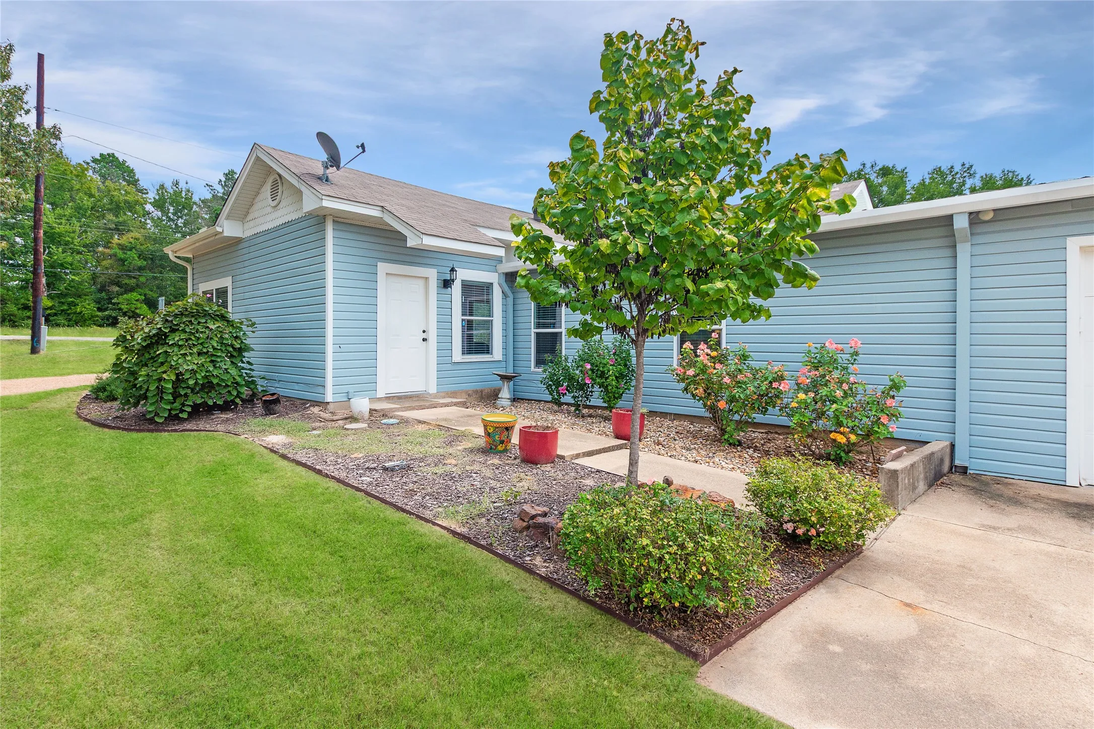 Single Family Residence For Sale in Smith County , 796 FM 2661, Tyler, Texas 75704, 3 Bedroom, 2 Bathroom, 2 Garage spaces, 1,864 Sqft, built in 1924, mls#21285590, Real Estate Agent in Tyler, Homes For Sale in Smith county, Homes For Sale in Tyler, Realtor in Tyler Texas, Real Estate Brokerage Independent Realty Texas, Luminita Cordes Realtor