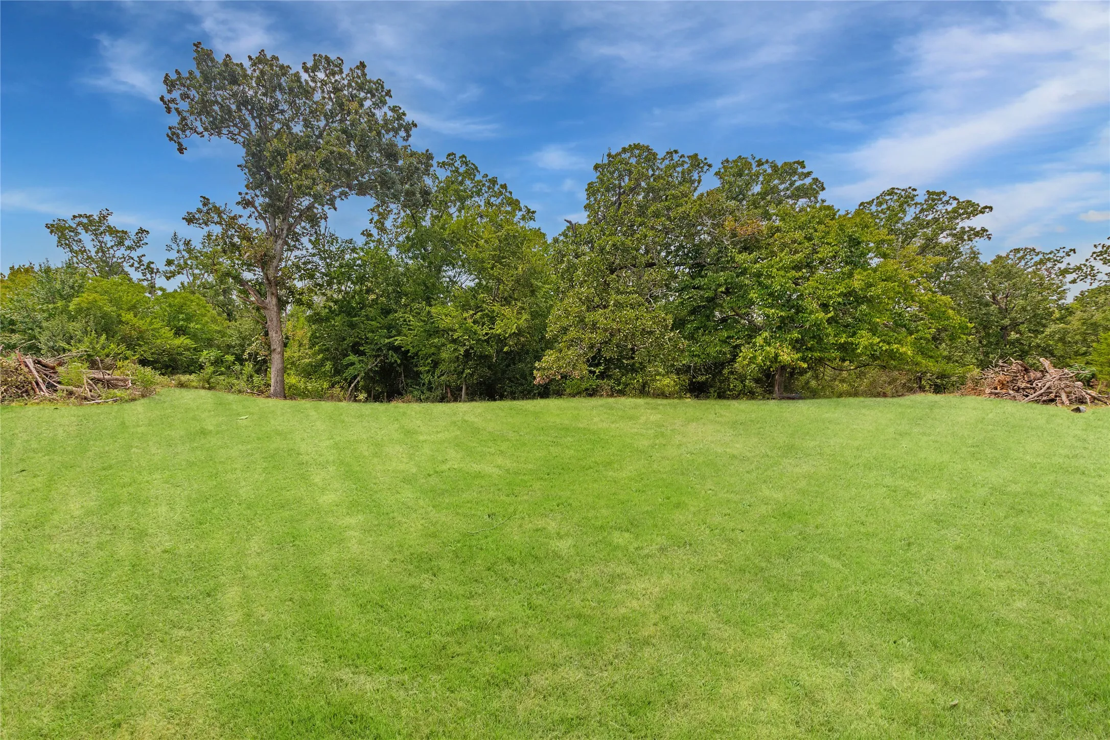 Single Family Residence For Sale in Smith County , 796 FM 2661, Tyler, Texas 75704, 3 Bedroom, 2 Bathroom, 2 Garage spaces, 1,864 Sqft, built in 1924, mls#21285590, Real Estate Agent in Tyler, Homes For Sale in Smith county, Homes For Sale in Tyler, Realtor in Tyler Texas, Real Estate Brokerage Independent Realty Texas, Luminita Cordes Realtor