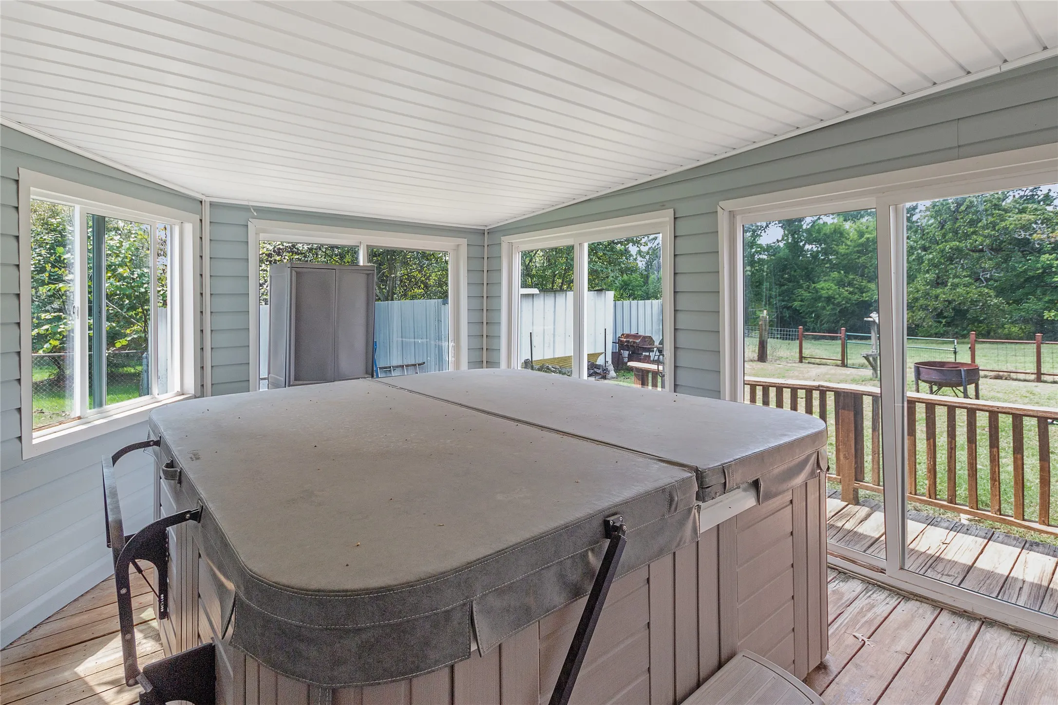 Single Family Residence For Sale in Smith County , 796 FM 2661, Tyler, Texas 75704, 3 Bedroom, 2 Bathroom, 2 Garage spaces, 1,864 Sqft, built in 1924, mls#21285590, Real Estate Agent in Tyler, Homes For Sale in Smith county, Homes For Sale in Tyler, Realtor in Tyler Texas, Real Estate Brokerage Independent Realty Texas, Luminita Cordes Realtor