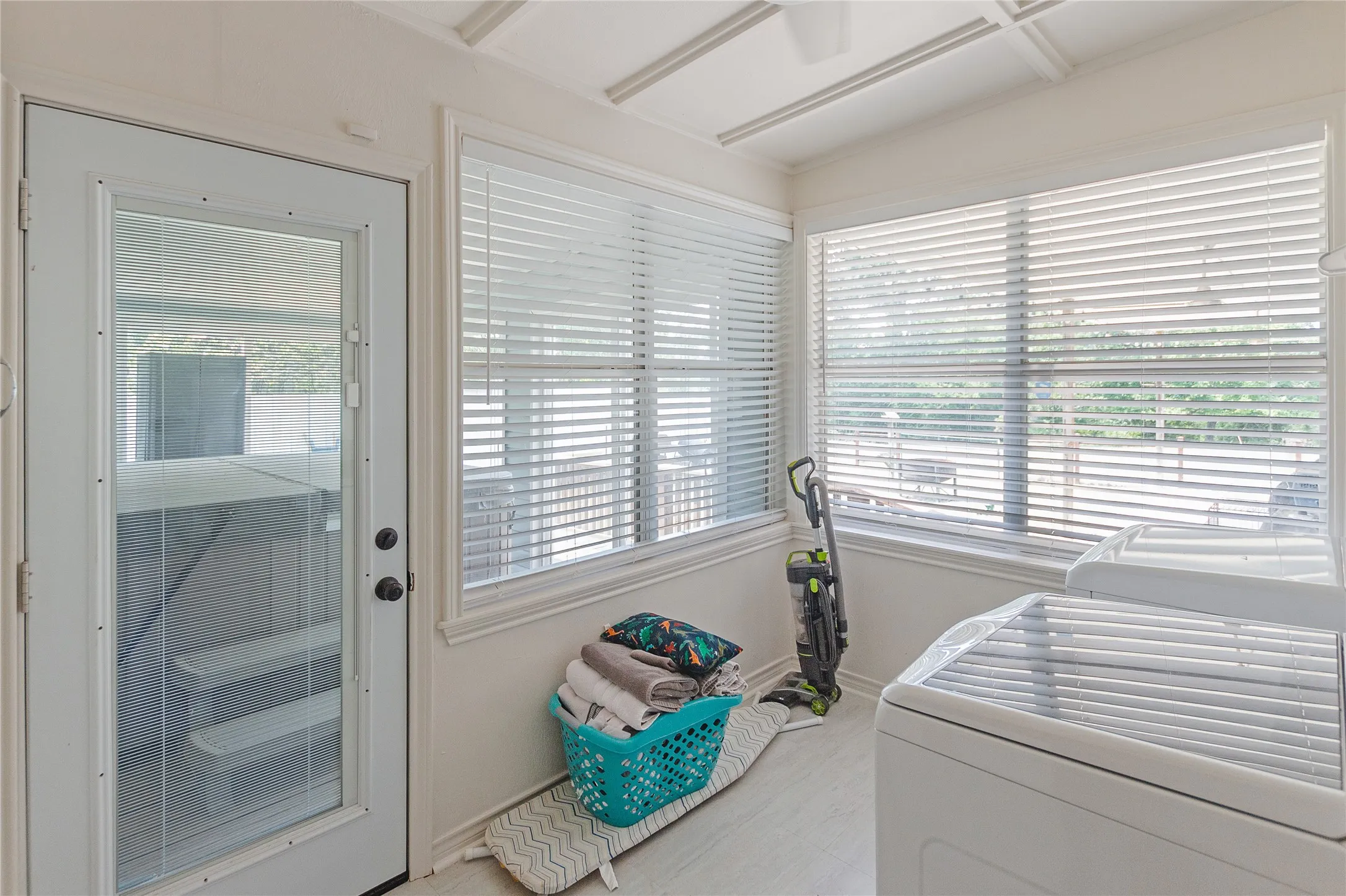 Single Family Residence For Sale in Smith County , 796 FM 2661, Tyler, Texas 75704, 3 Bedroom, 2 Bathroom, 2 Garage spaces, 1,864 Sqft, built in 1924, mls#21285590, Real Estate Agent in Tyler, Homes For Sale in Smith county, Homes For Sale in Tyler, Realtor in Tyler Texas, Real Estate Brokerage Independent Realty Texas, Luminita Cordes Realtor