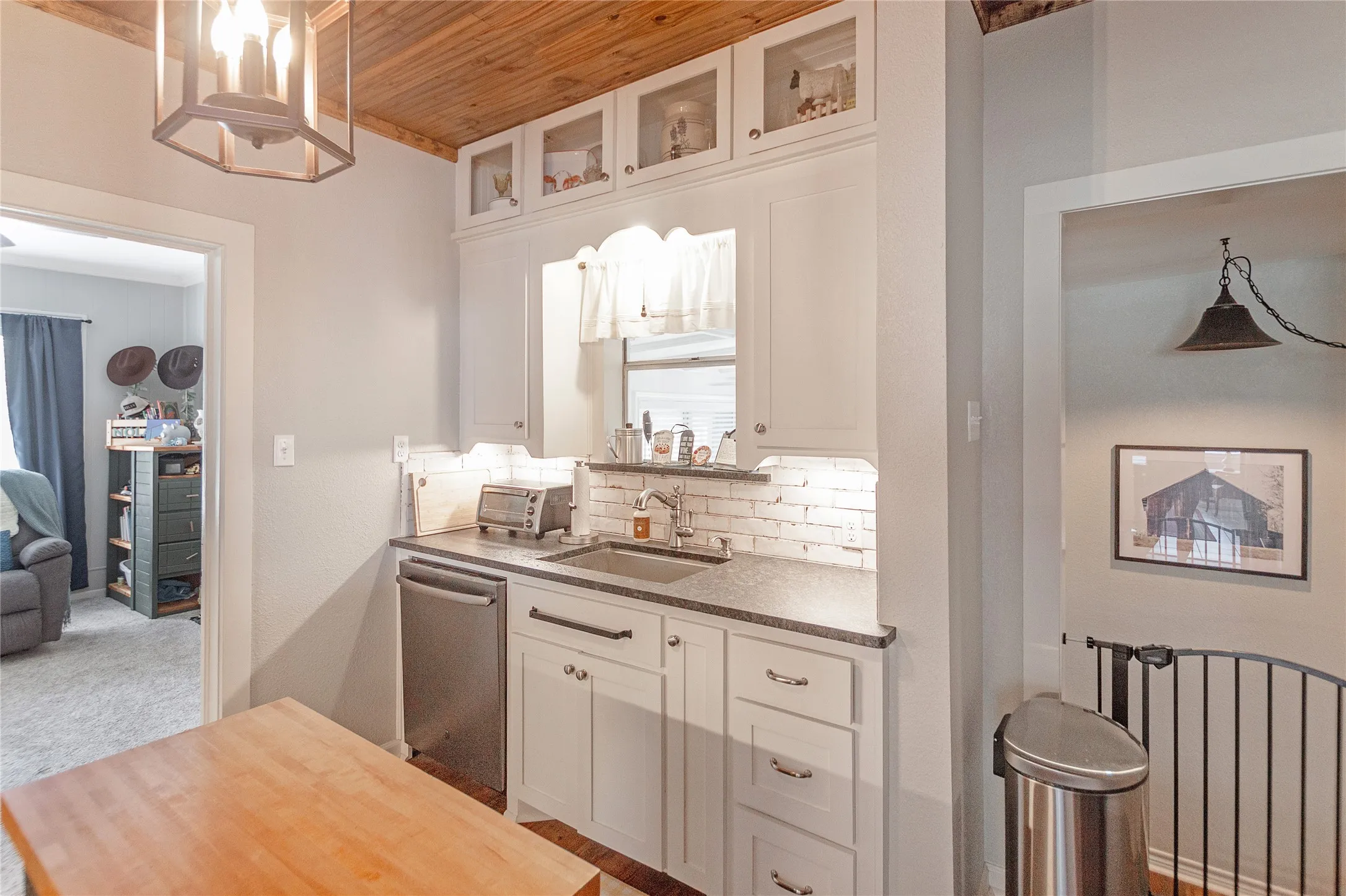 Single Family Residence For Sale in Smith County , 796 FM 2661, Tyler, Texas 75704, 3 Bedroom, 2 Bathroom, 2 Garage spaces, 1,864 Sqft, built in 1924, mls#21285590, Real Estate Agent in Tyler, Homes For Sale in Smith county, Homes For Sale in Tyler, Realtor in Tyler Texas, Real Estate Brokerage Independent Realty Texas, Luminita Cordes Realtor