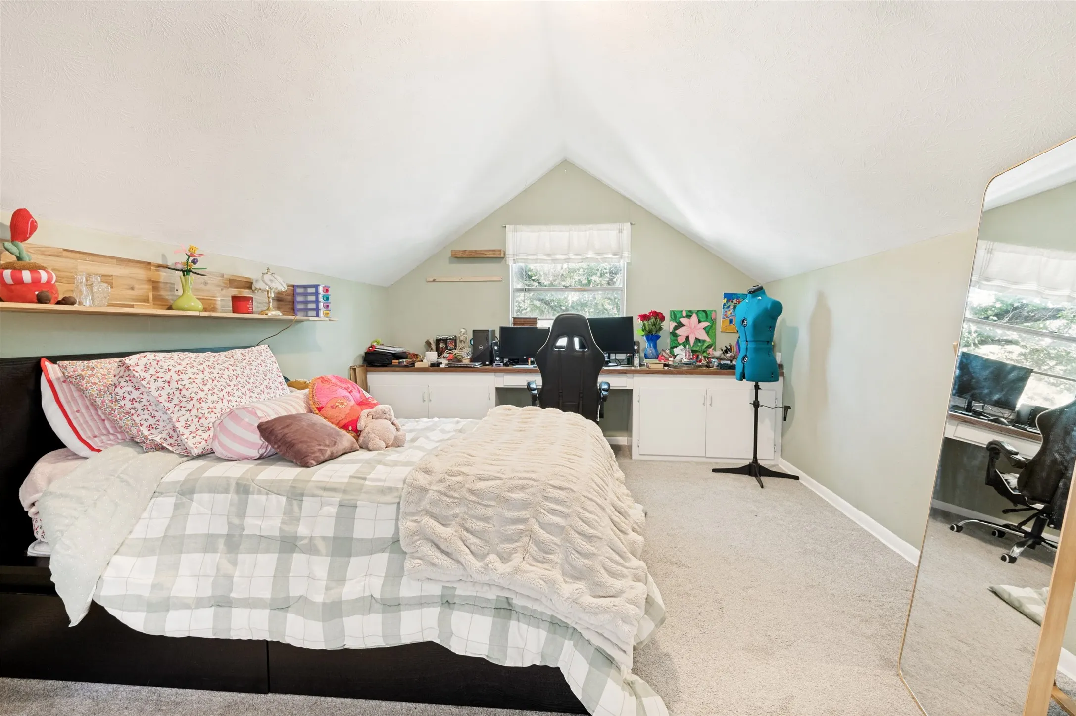 Single Family Residence For Sale in Tarrant County , 805 Live Oak Lane, Arlington, Texas 76012, 4 Bedrooms, 3 Bathrooms, 2 Garage spaces, 3,427 Sqft, built in 1965, Price $519,900, mls#21285599, Real Estate Agent in Arlington, Homes For Sale in Tarrant county, Homes For Sale in Arlington, Realtor in Arlington Texas, Real Estate Brokerage Independent Realty Texas, Luminita Cordes Realtor
