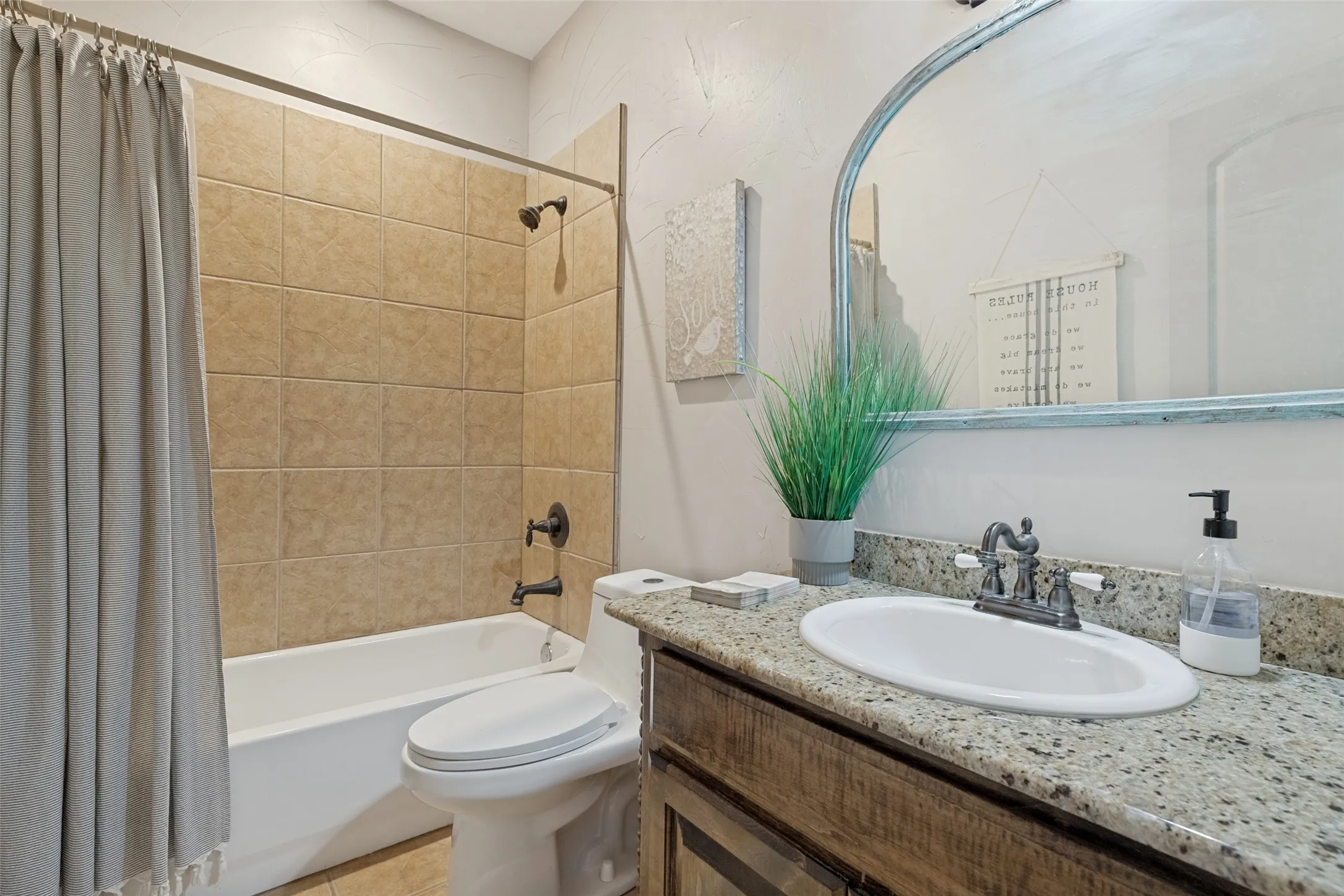 Single Family Residence For Sale in Collin County , 1177 LONE STAR Road, Celina, Texas 75009, 4 Bedroom, 3 Bathroom, 2 Garage spaces, 2,689 Sqft, built in 2004, mls#21284851, Real Estate Agent in Celina, Homes For Sale in Collin county, Homes For Sale in Celina, Realtor in Celina Texas, Real Estate Brokerage Independent Realty Texas, Luminita Cordes Realtor