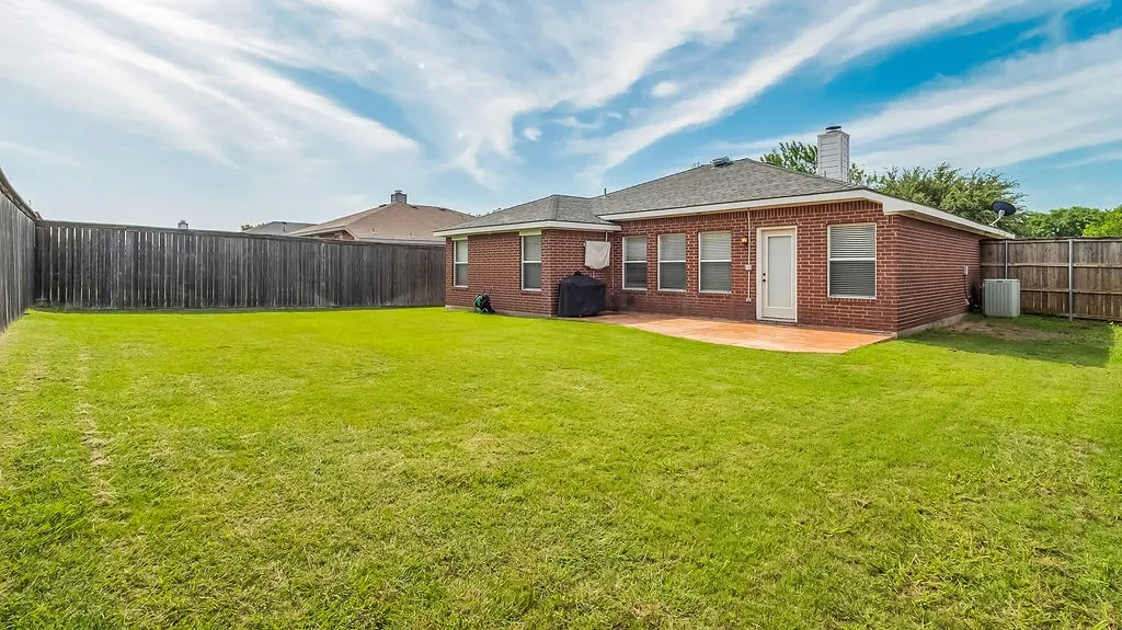 Single Family Residence For Sale in Collin County , 4905 Fox Ridge Lane, Mc Kinney, Texas 75071, 3 Bedroom, 2 Bathroom, 2 Garage spaces, 1,245 Sqft, built in 2001, mls#21285565, Real Estate Agent in Mc Kinney, Homes For Sale in Collin county, Homes For Sale in Mc Kinney, Realtor in Mc Kinney Texas, Real Estate Brokerage Independent Realty Texas, Luminita Cordes Realtor