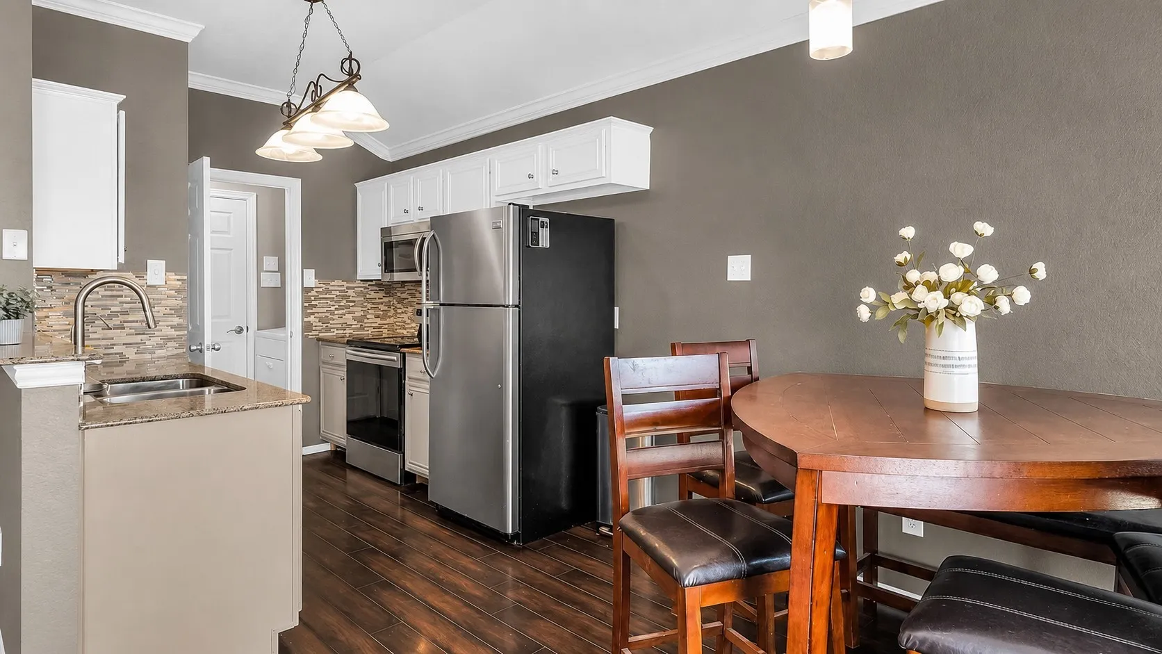 Single Family Residence For Sale in Collin County , 4905 Fox Ridge Lane, Mc Kinney, Texas 75071, 3 Bedroom, 2 Bathroom, 2 Garage spaces, 1,245 Sqft, built in 2001, mls#21285565, Real Estate Agent in Mc Kinney, Homes For Sale in Collin county, Homes For Sale in Mc Kinney, Realtor in Mc Kinney Texas, Real Estate Brokerage Independent Realty Texas, Luminita Cordes Realtor