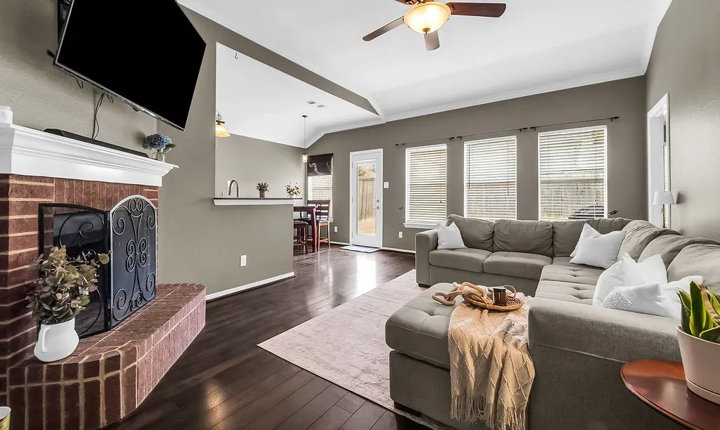 Single Family Residence For Sale in Collin County , 4905 Fox Ridge Lane, Mc Kinney, Texas 75071, 3 Bedroom, 2 Bathroom, 2 Garage spaces, 1,245 Sqft, built in 2001, mls#21285565, Real Estate Agent in Mc Kinney, Homes For Sale in Collin county, Homes For Sale in Mc Kinney, Realtor in Mc Kinney Texas, Real Estate Brokerage Independent Realty Texas, Luminita Cordes Realtor