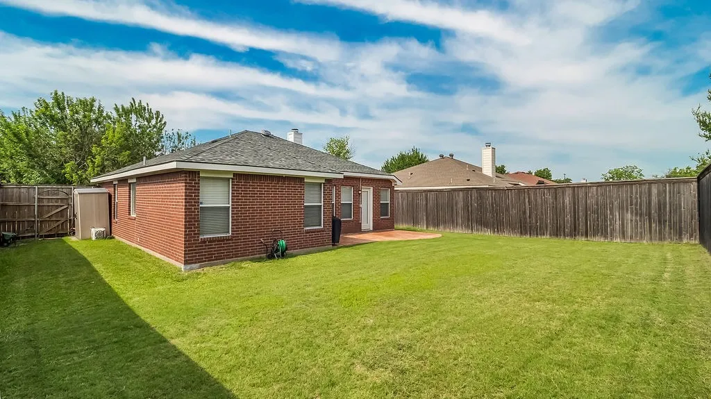 Single Family Residence For Sale in Collin County , 4905 Fox Ridge Lane, Mc Kinney, Texas 75071, 3 Bedroom, 2 Bathroom, 2 Garage spaces, 1,245 Sqft, built in 2001, mls#21285565, Real Estate Agent in Mc Kinney, Homes For Sale in Collin county, Homes For Sale in Mc Kinney, Realtor in Mc Kinney Texas, Real Estate Brokerage Independent Realty Texas, Luminita Cordes Realtor