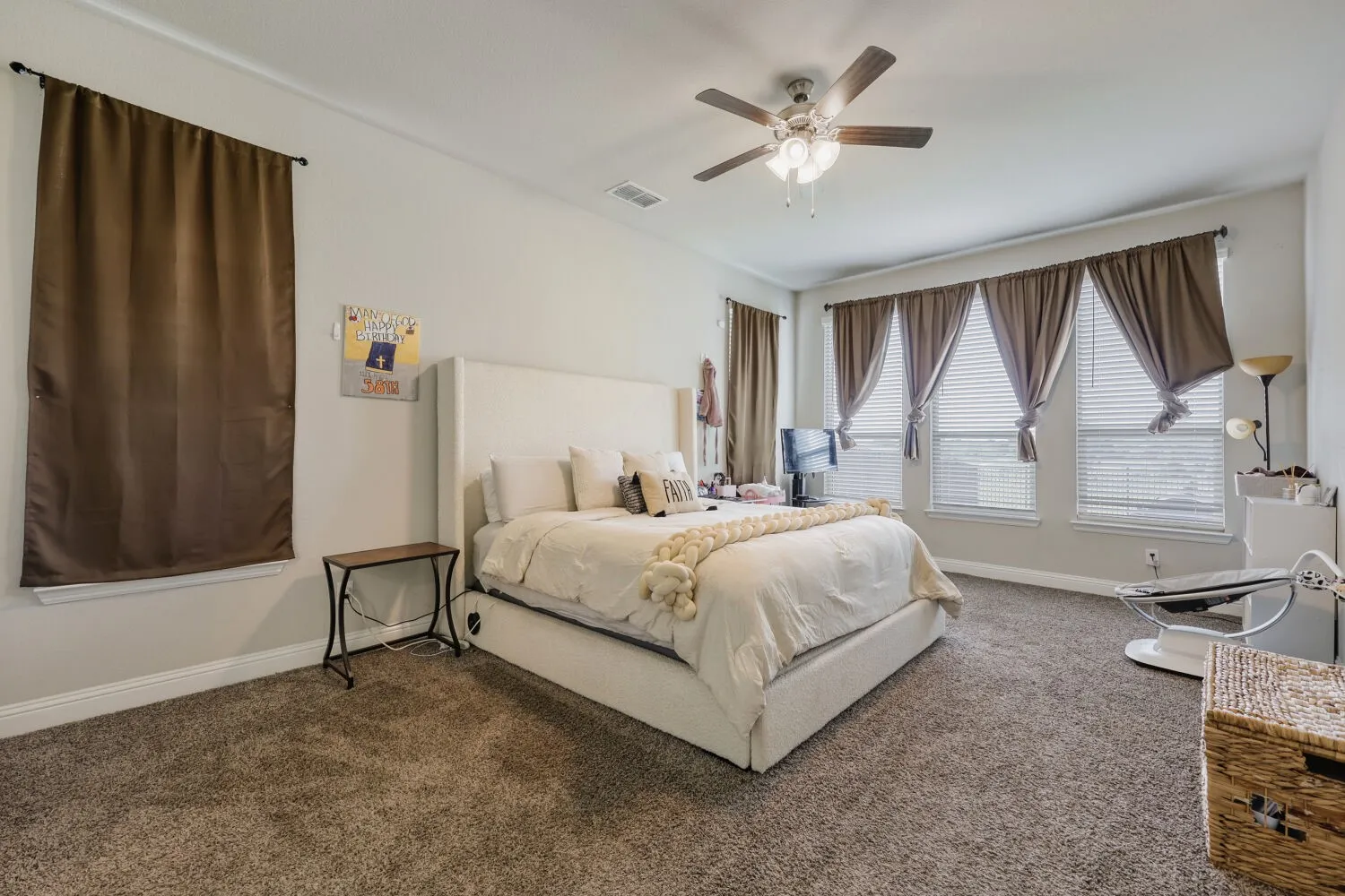 Single Family Residence For Sale in Ellis County , 422 Milligan Drive, Midlothian, Texas 76065, 4 Bedroom, 4 Bathroom, 2 Garage spaces, 2,801 Sqft, built in 2020, mls#21277556, Real Estate Agent in Midlothian, Homes For Sale in Ellis county, Homes For Sale in Midlothian, Realtor in Midlothian Texas, Real Estate Brokerage Independent Realty Texas, Luminita Cordes Realtor