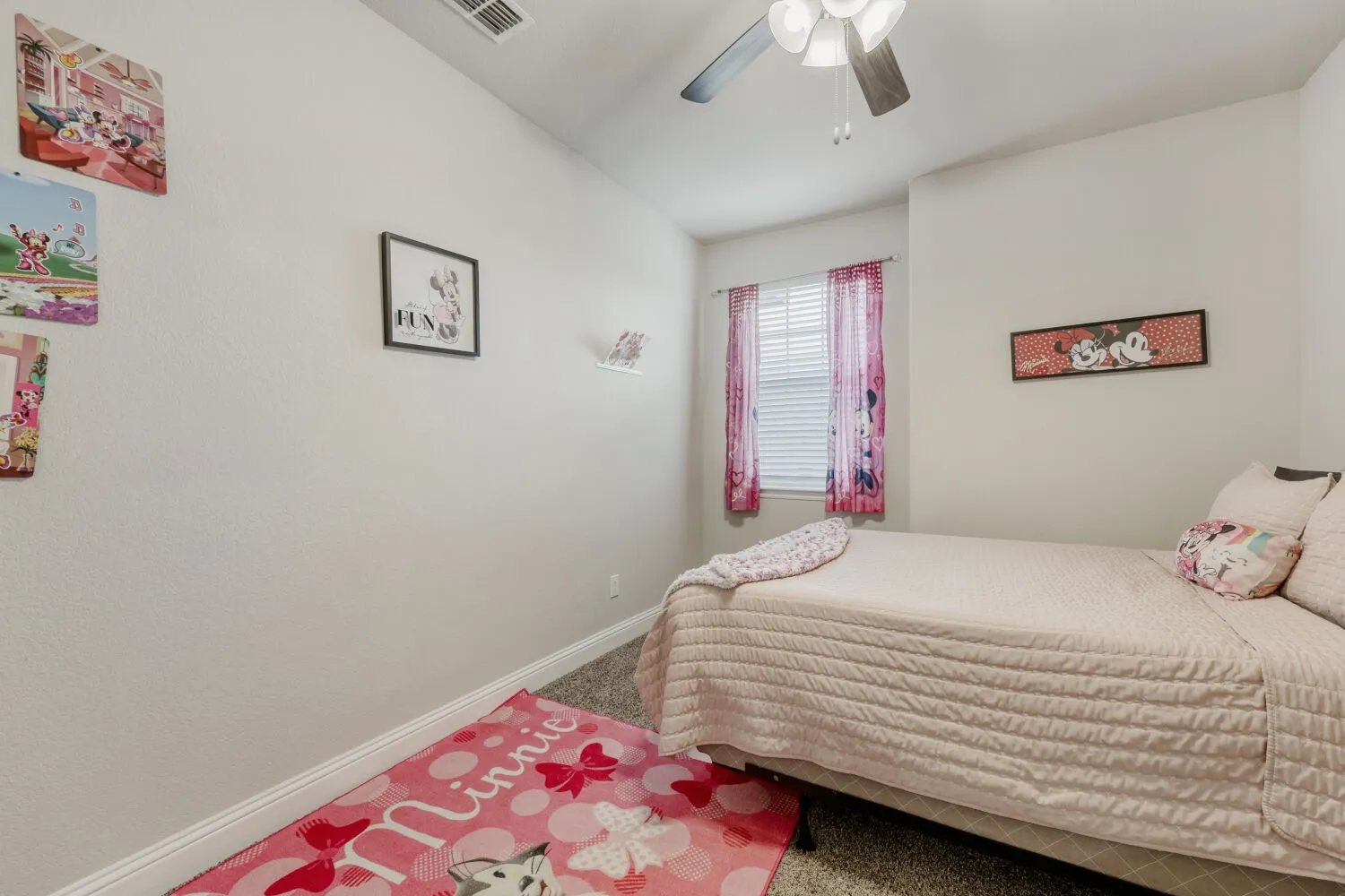 Single Family Residence For Sale in Ellis County , 422 Milligan Drive, Midlothian, Texas 76065, 4 Bedroom, 4 Bathroom, 2 Garage spaces, 2,801 Sqft, built in 2020, mls#21277556, Real Estate Agent in Midlothian, Homes For Sale in Ellis county, Homes For Sale in Midlothian, Realtor in Midlothian Texas, Real Estate Brokerage Independent Realty Texas, Luminita Cordes Realtor
