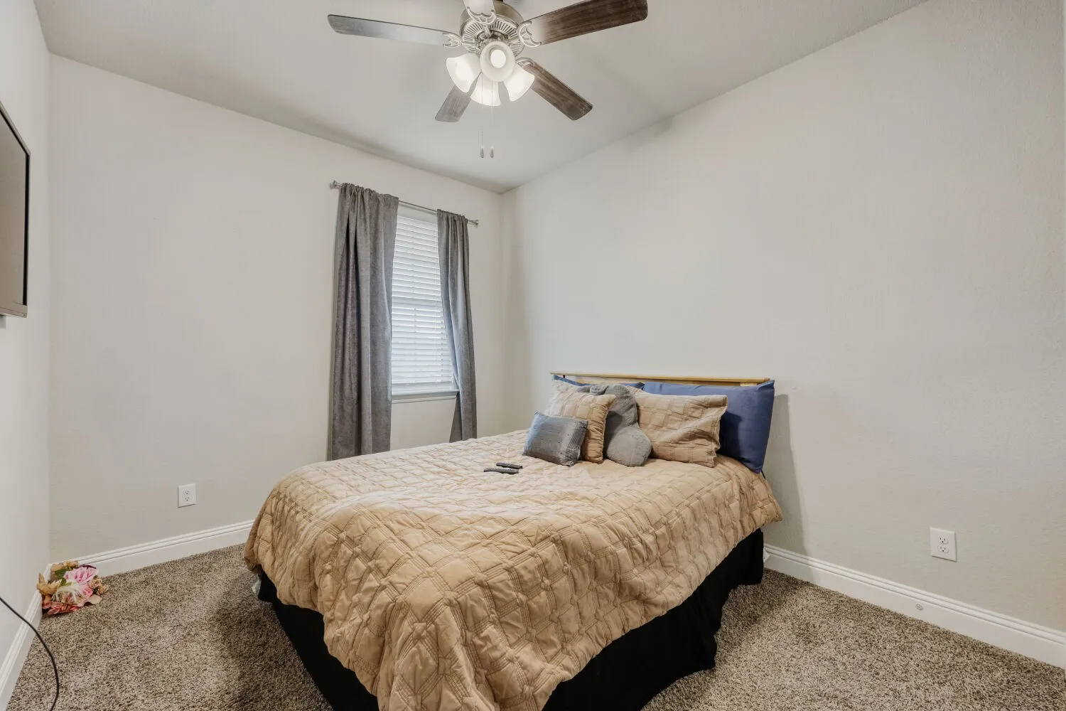 Single Family Residence For Sale in Ellis County , 422 Milligan Drive, Midlothian, Texas 76065, 4 Bedroom, 4 Bathroom, 2 Garage spaces, 2,801 Sqft, built in 2020, mls#21277556, Real Estate Agent in Midlothian, Homes For Sale in Ellis county, Homes For Sale in Midlothian, Realtor in Midlothian Texas, Real Estate Brokerage Independent Realty Texas, Luminita Cordes Realtor