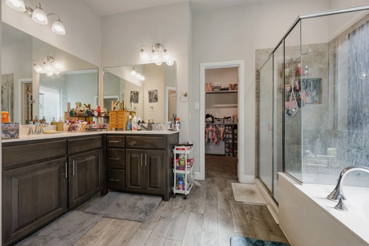 Single Family Residence For Sale in Ellis County , 422 Milligan Drive, Midlothian, Texas 76065, 4 Bedroom, 4 Bathroom, 2 Garage spaces, 2,801 Sqft, built in 2020, mls#21277556, Real Estate Agent in Midlothian, Homes For Sale in Ellis county, Homes For Sale in Midlothian, Realtor in Midlothian Texas, Real Estate Brokerage Independent Realty Texas, Luminita Cordes Realtor