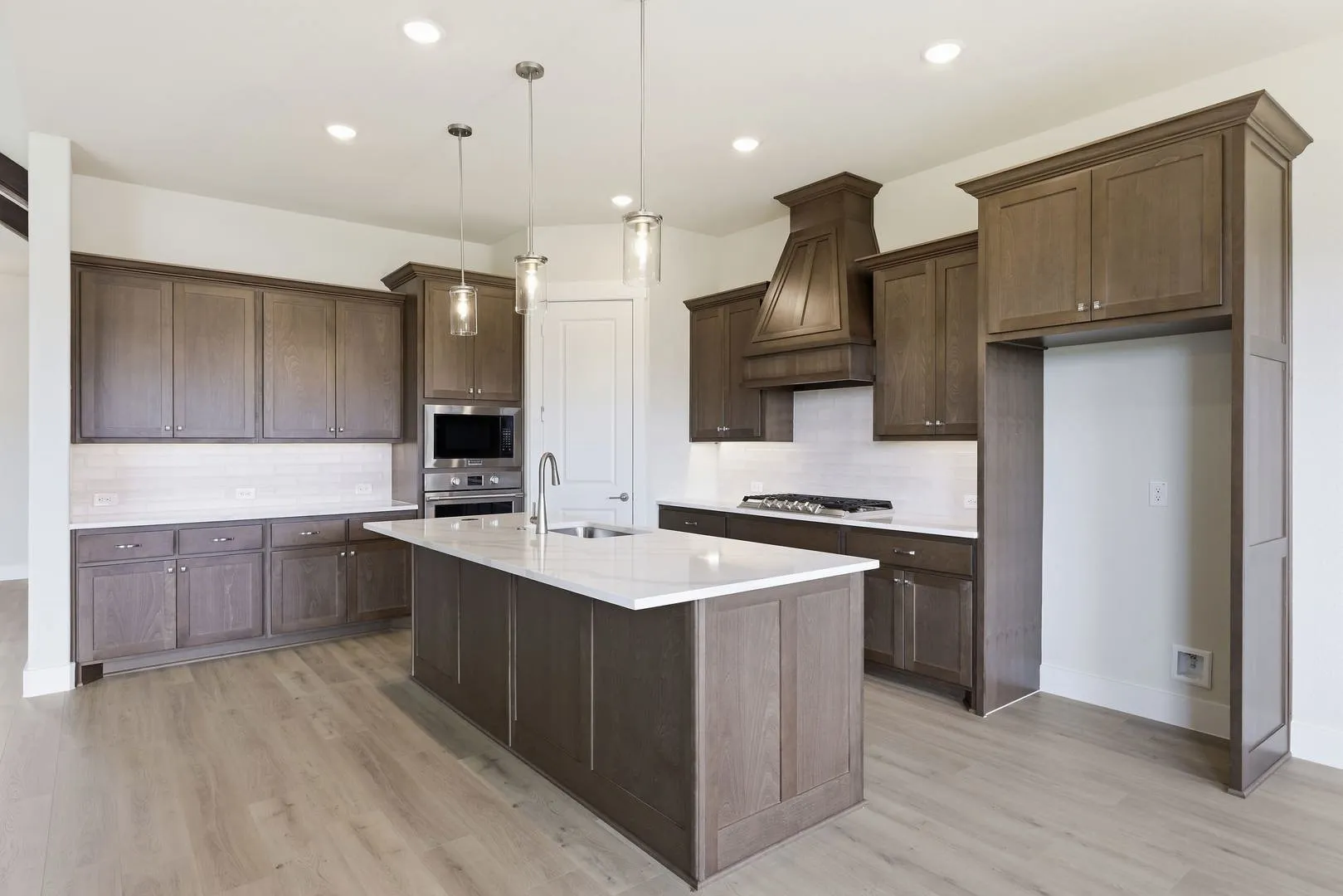 Vista_Azul_Lane_1601_vacant-23