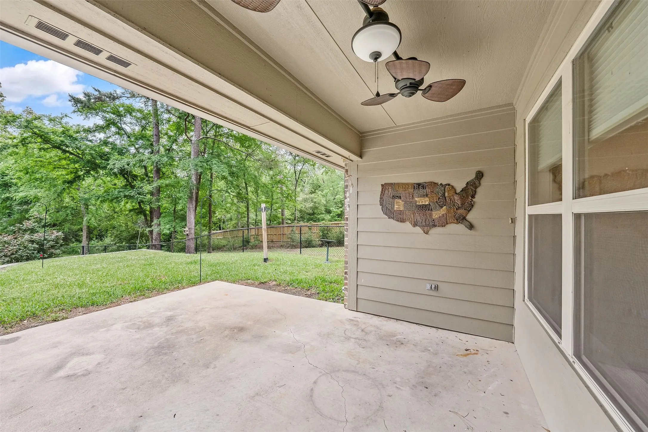 Single Family Residence For Sale in Smith County , 13553 Country Glen, Tyler, Texas 75706, 4 Bedroom, 2 Bathroom, 2 Garage spaces, 2,129 Sqft, built in 2015, mls#21285613, Real Estate Agent in Tyler, Homes For Sale in Smith county, Homes For Sale in Tyler, Realtor in Tyler Texas, Real Estate Brokerage Independent Realty Texas, Luminita Cordes Realtor
