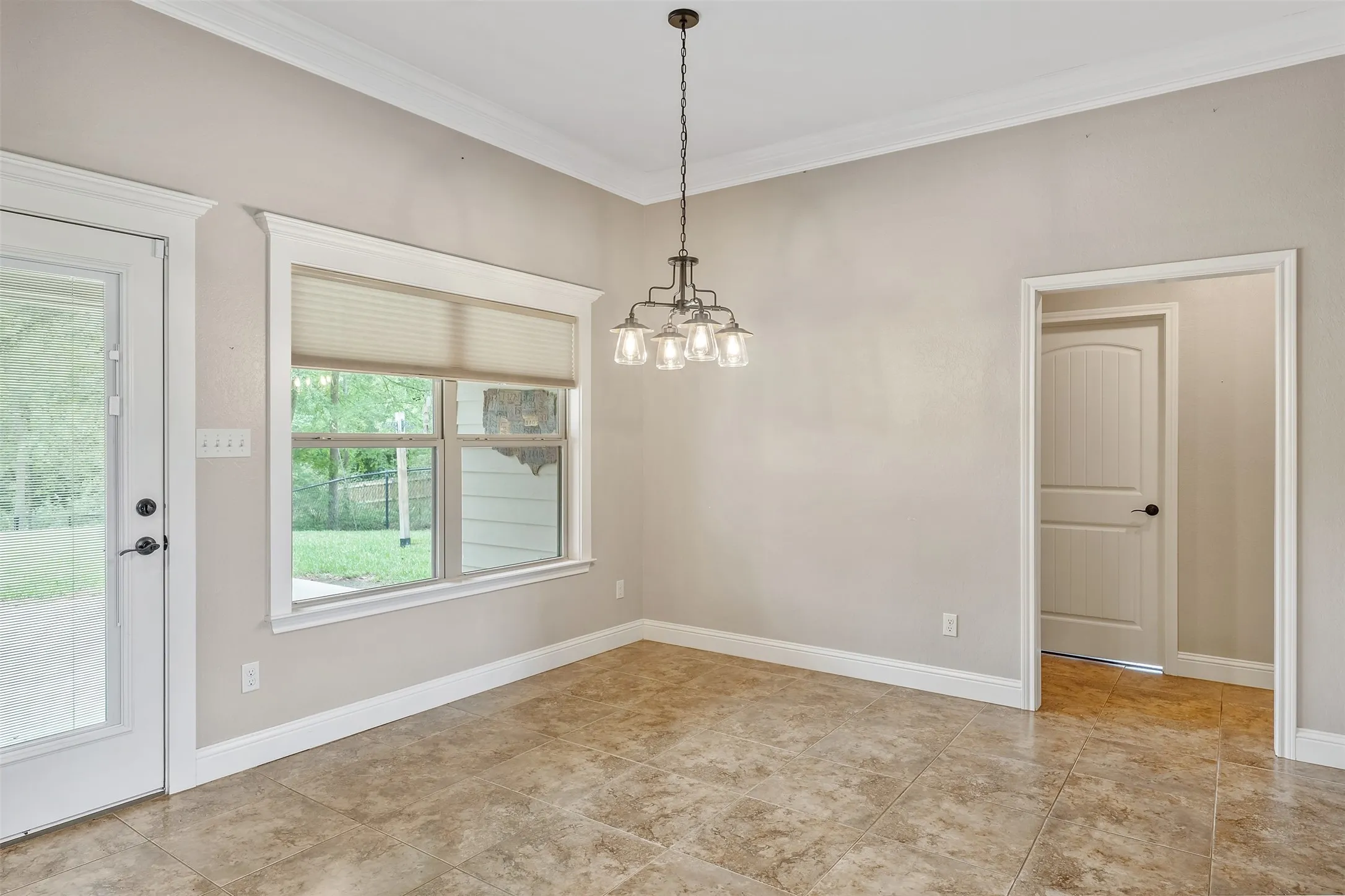 Single Family Residence For Sale in Smith County , 13553 Country Glen, Tyler, Texas 75706, 4 Bedroom, 2 Bathroom, 2 Garage spaces, 2,129 Sqft, built in 2015, mls#21285613, Real Estate Agent in Tyler, Homes For Sale in Smith county, Homes For Sale in Tyler, Realtor in Tyler Texas, Real Estate Brokerage Independent Realty Texas, Luminita Cordes Realtor